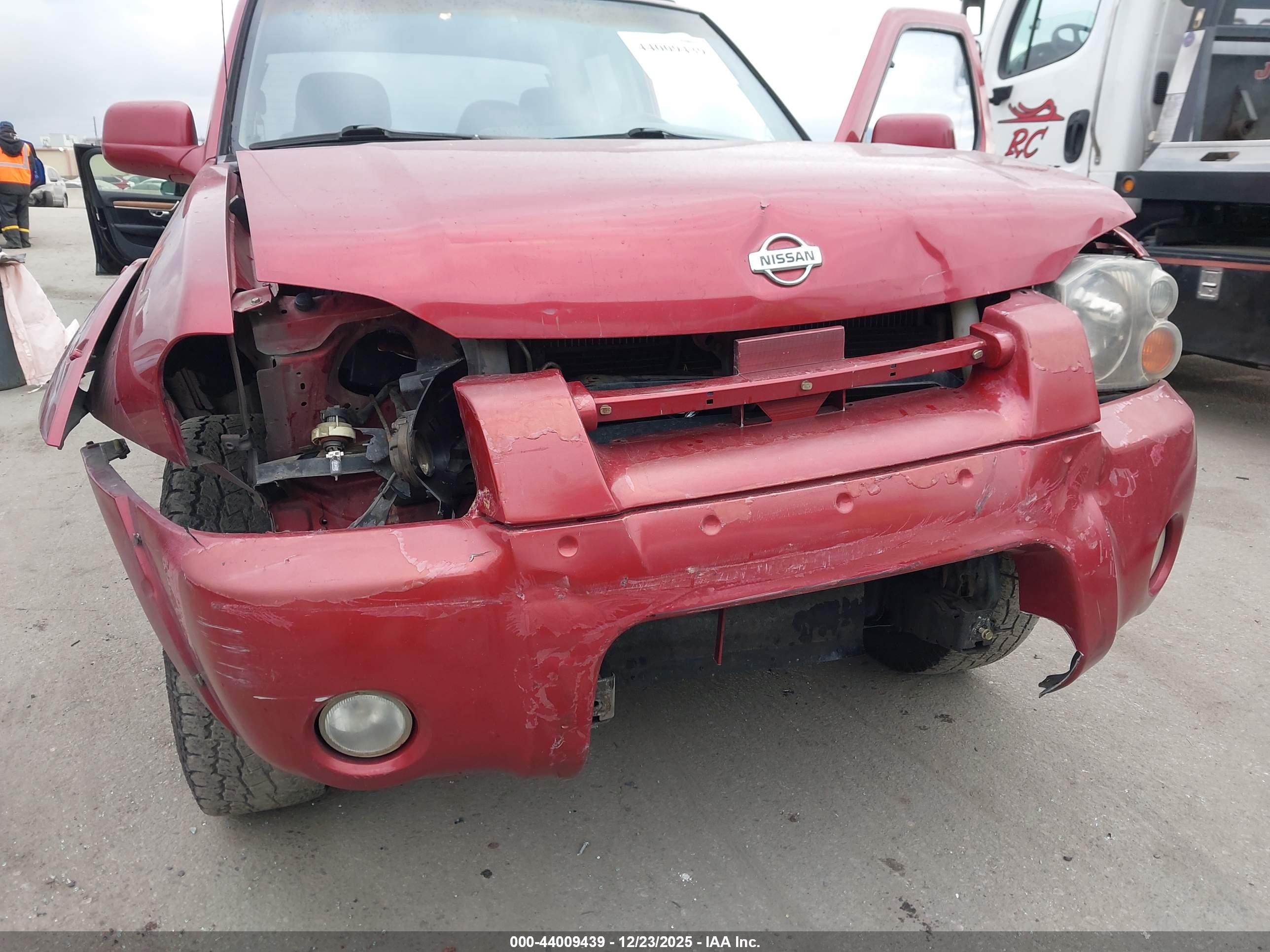 NISSAN FRONTIER image 6