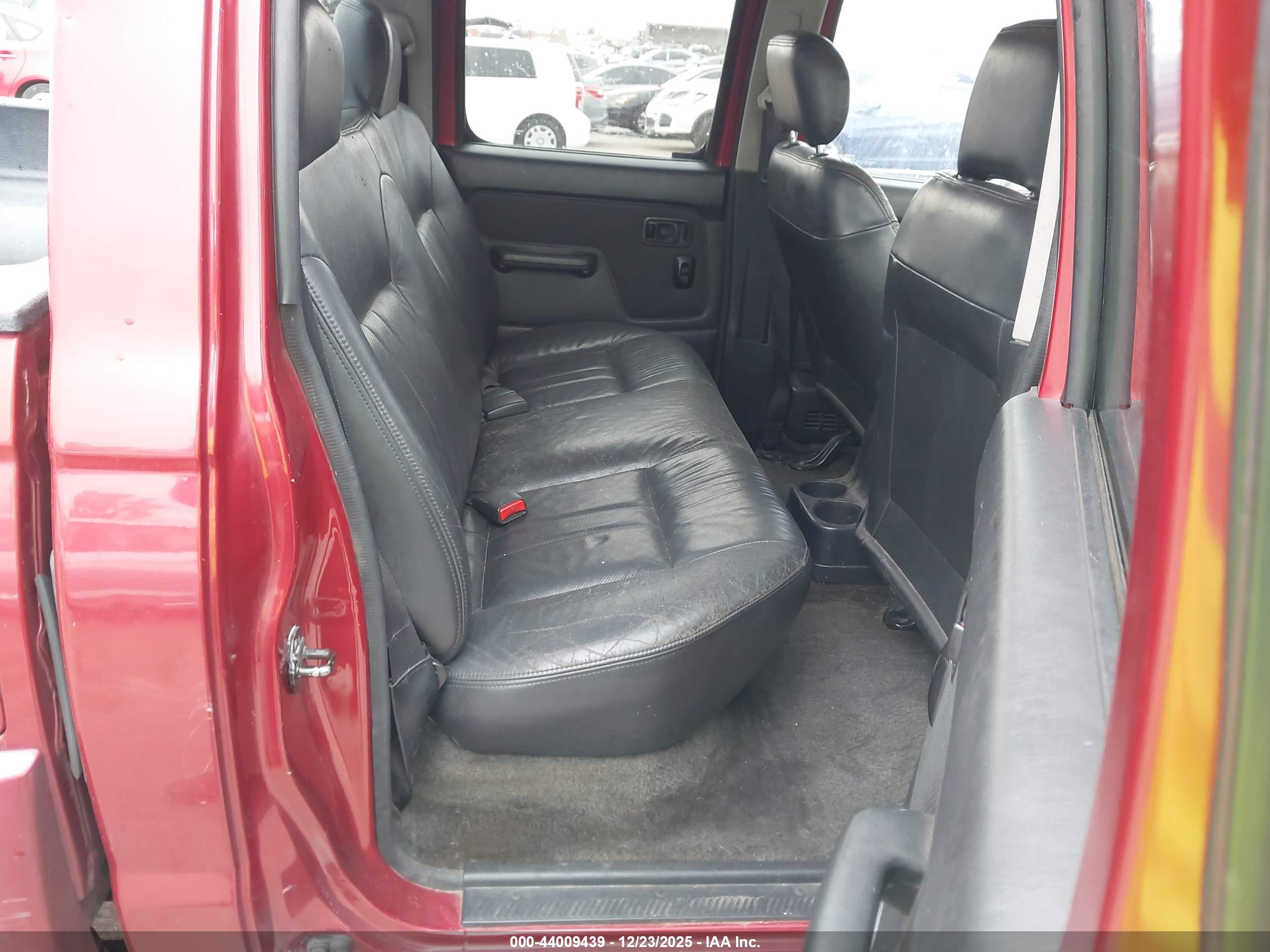 NISSAN FRONTIER image 8