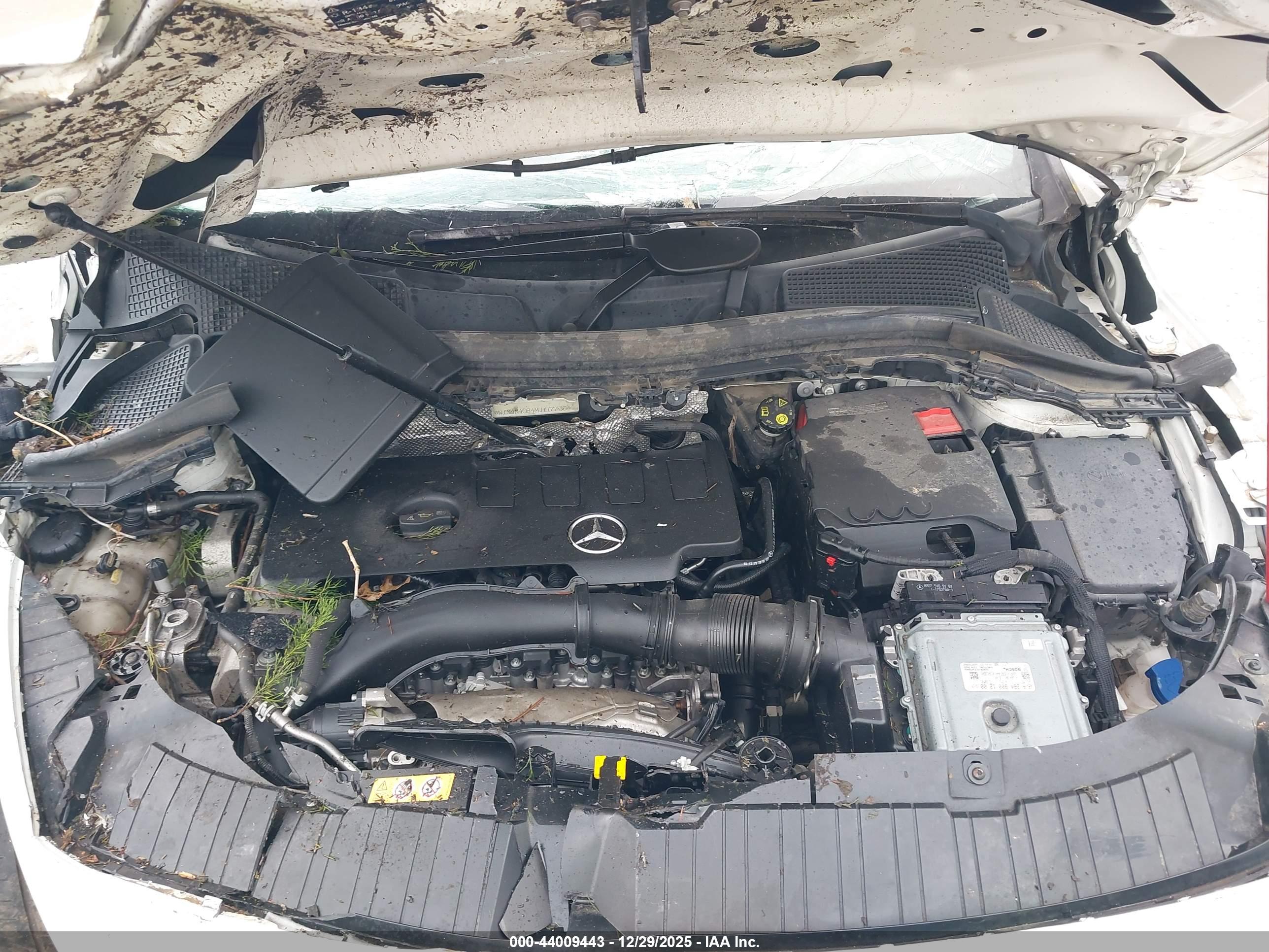 MERCEDES-BENZ GLA image 10