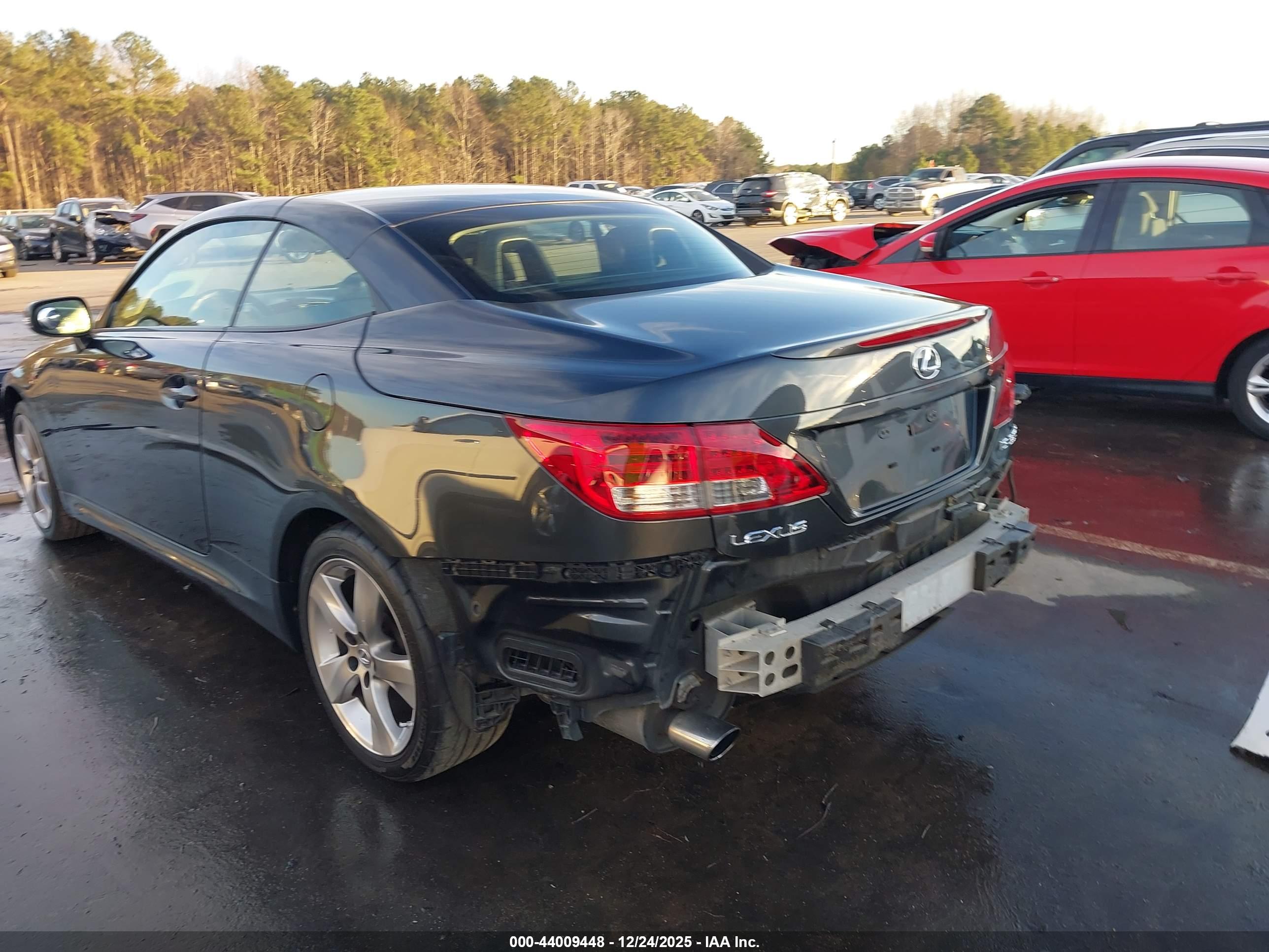 LEXUS IS image 3