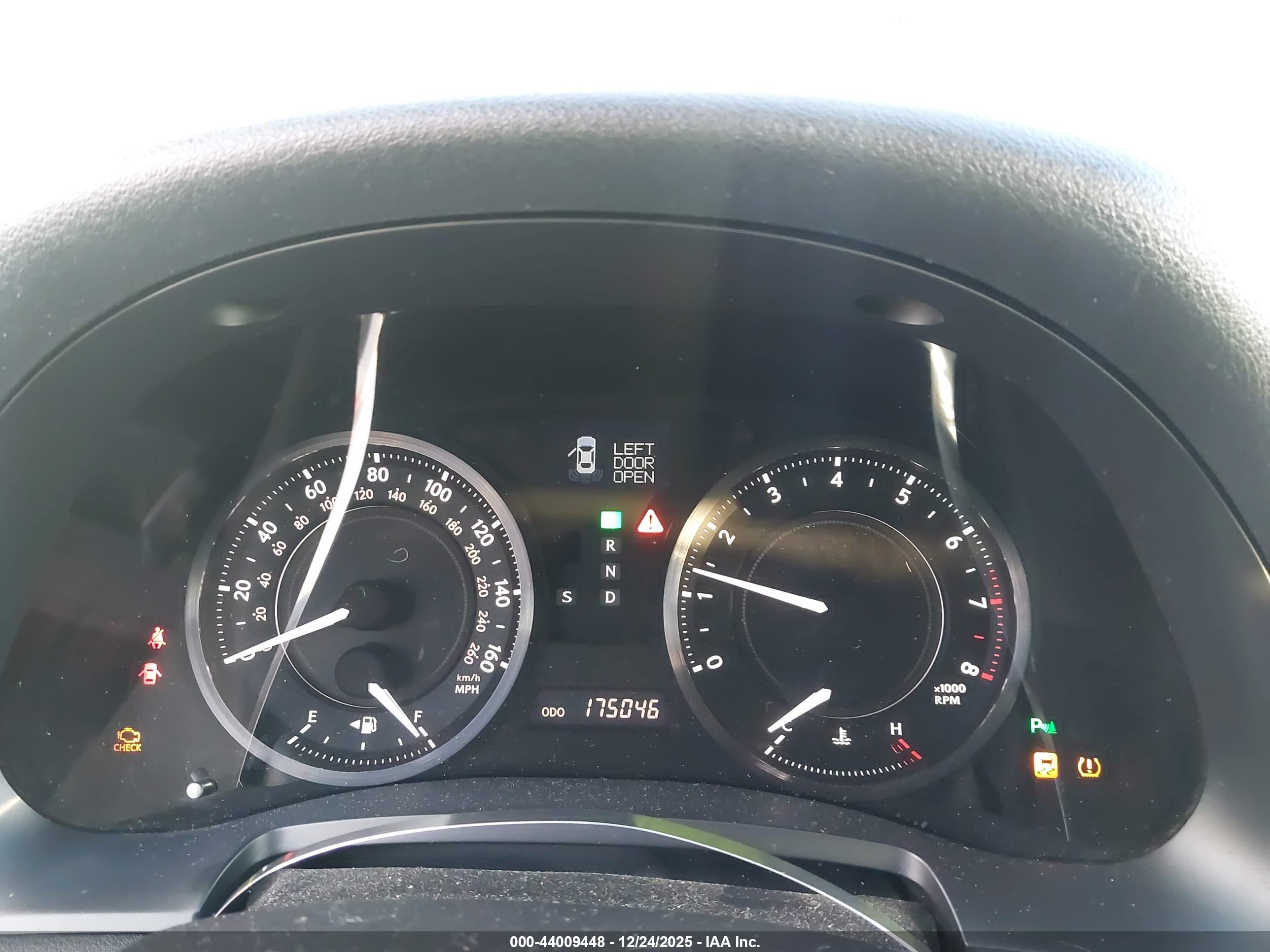 LEXUS IS image 7