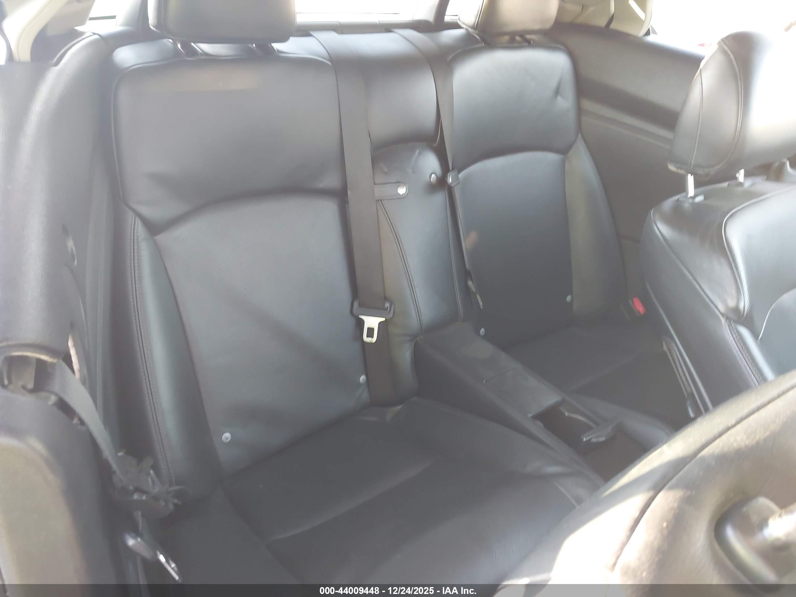 LEXUS IS image 8