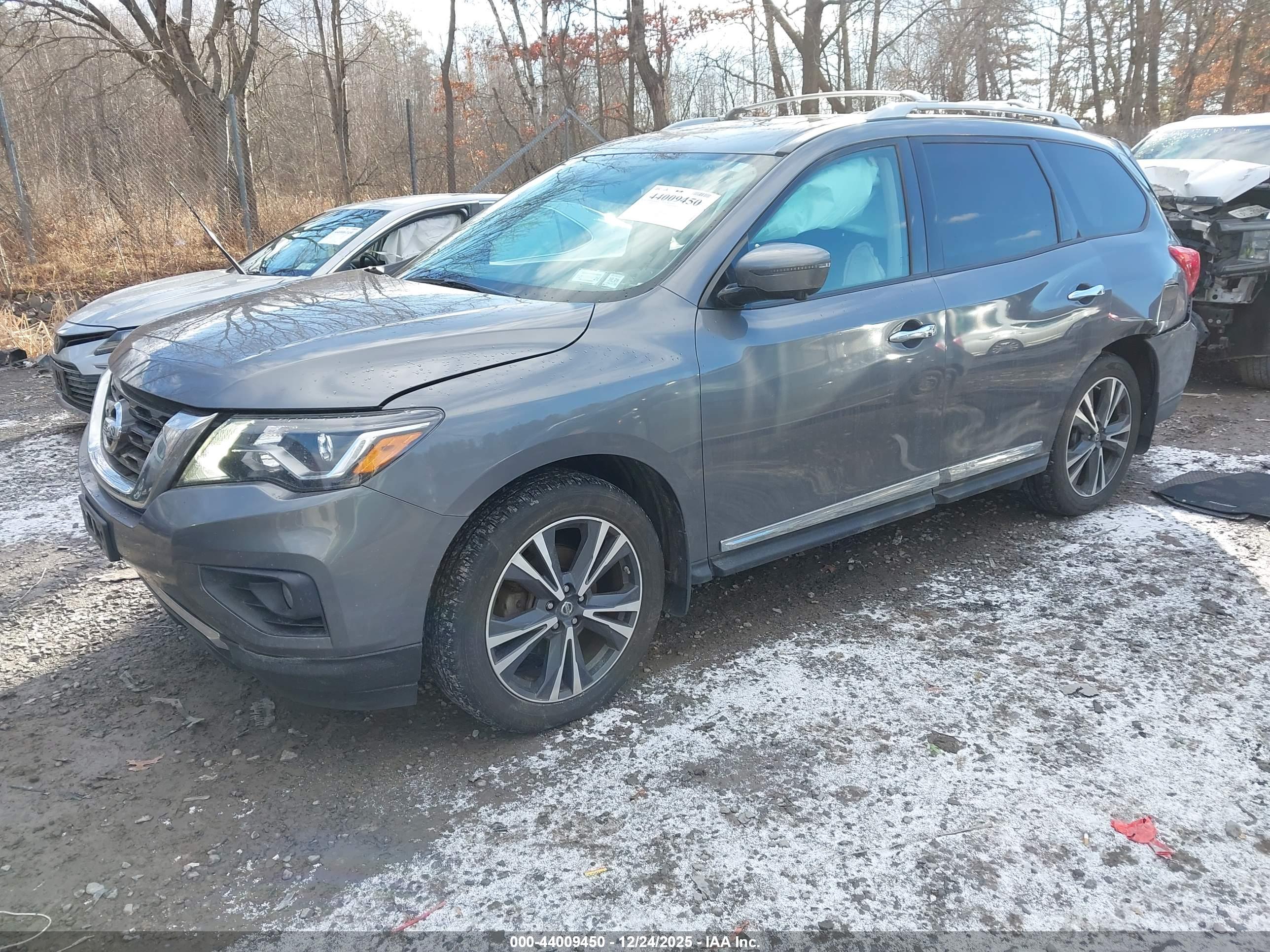 NISSAN PATHFINDER image 2