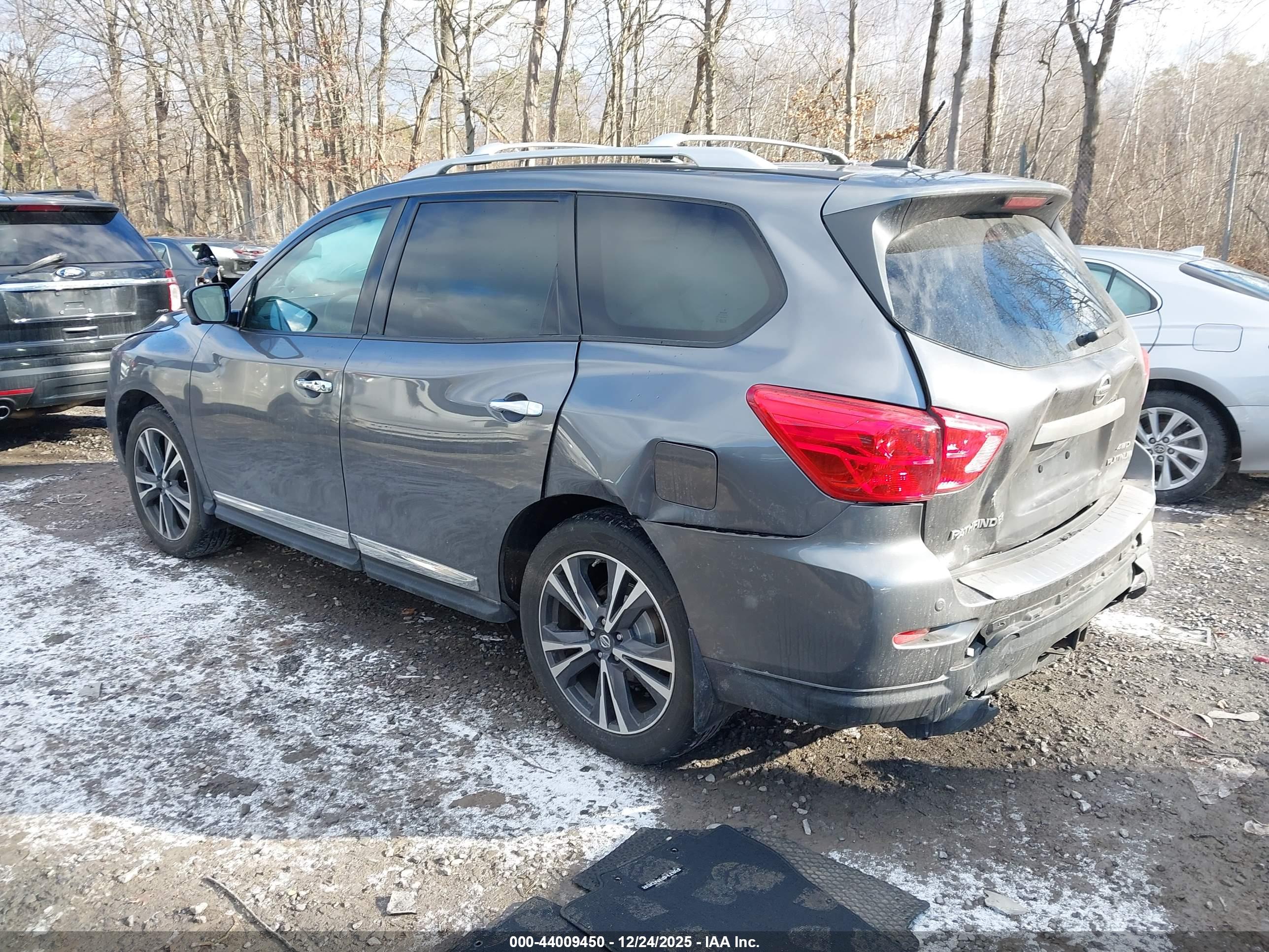 NISSAN PATHFINDER image 3