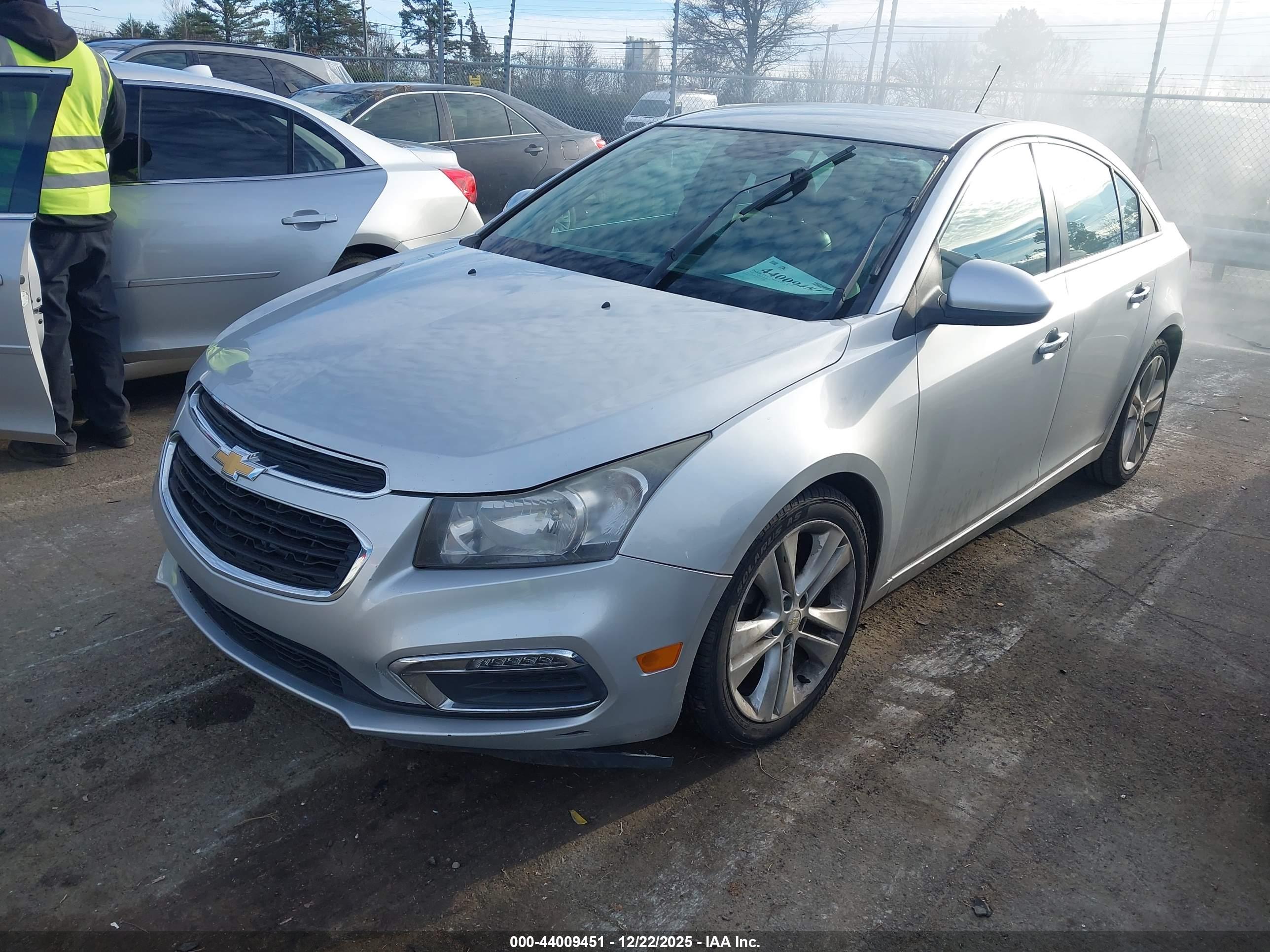 CHEVROLET CRUZE image 2