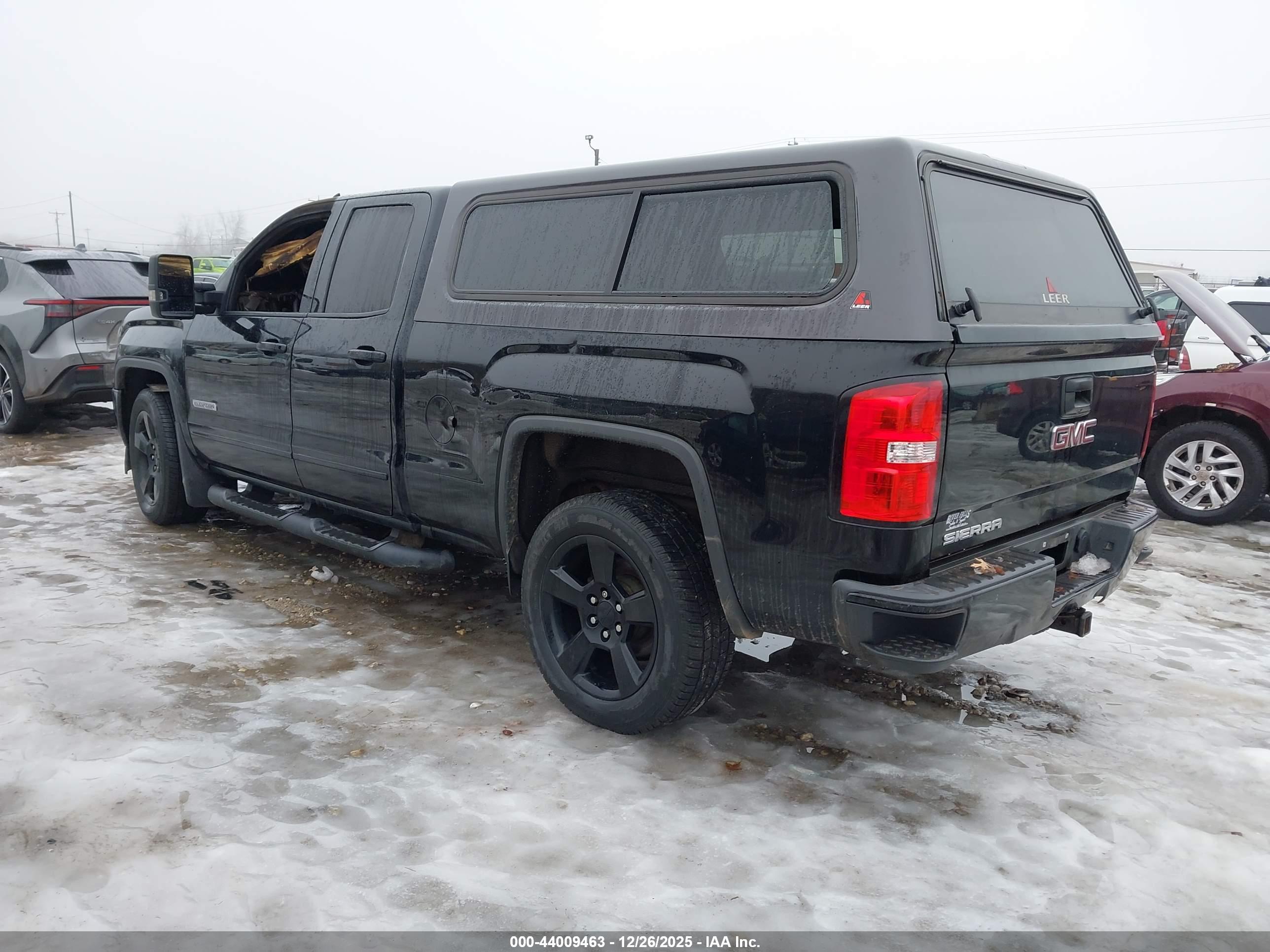 GMC SIERRA image 3