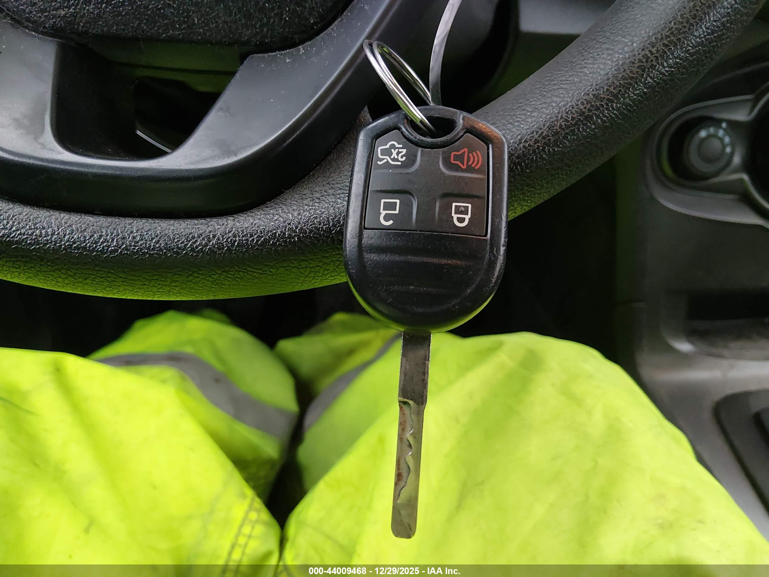 FORD FIESTA image 11