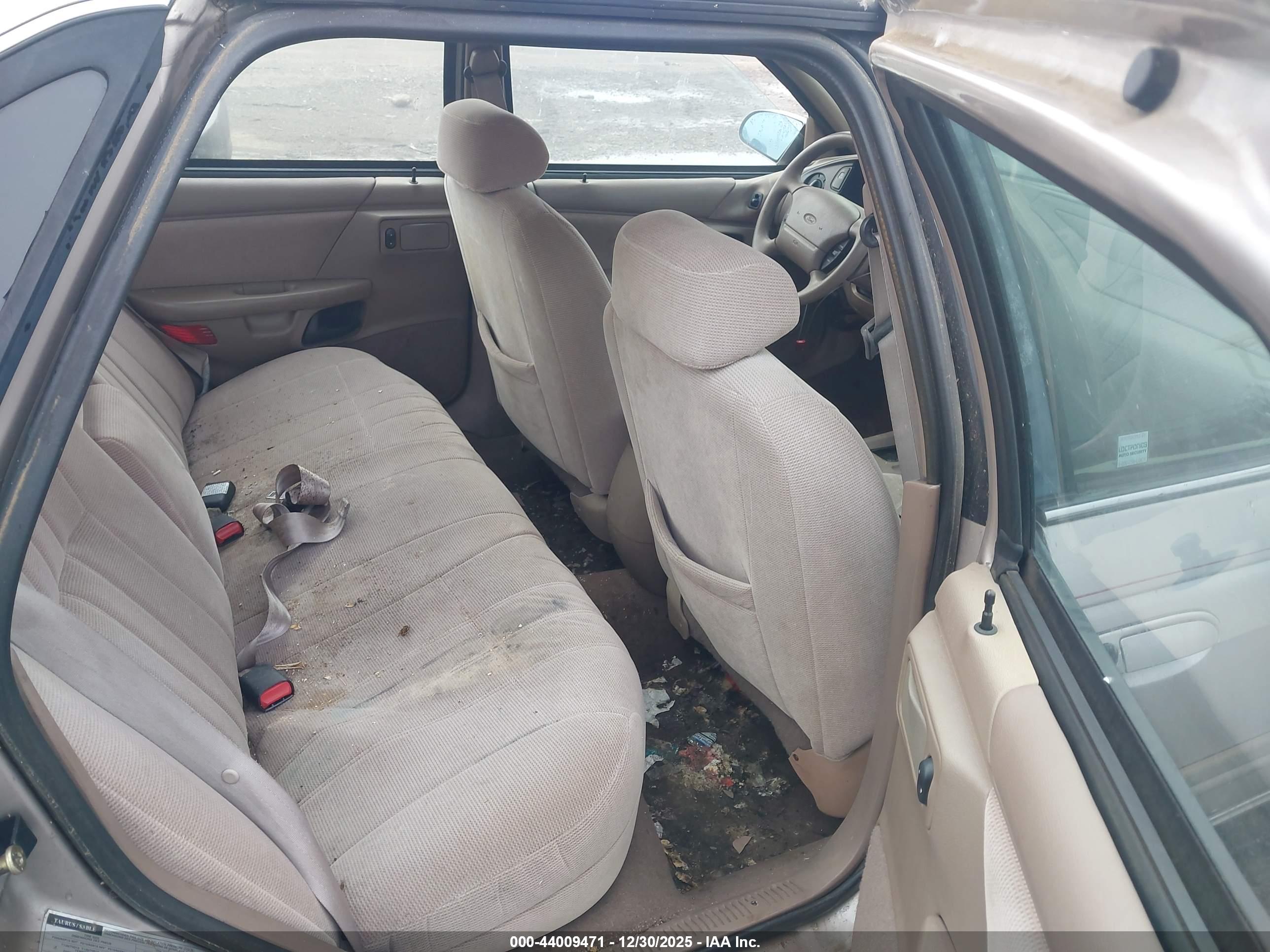 FORD TAURUS image 8