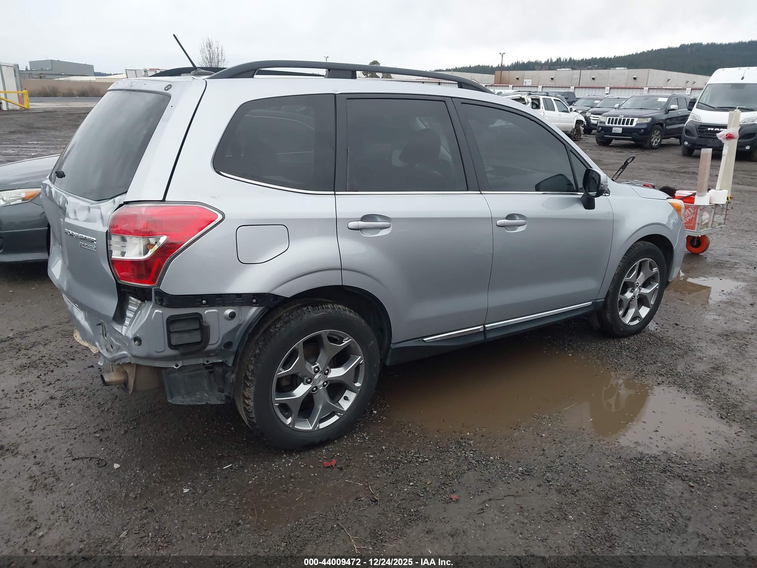 SUBARU FORESTER image 4