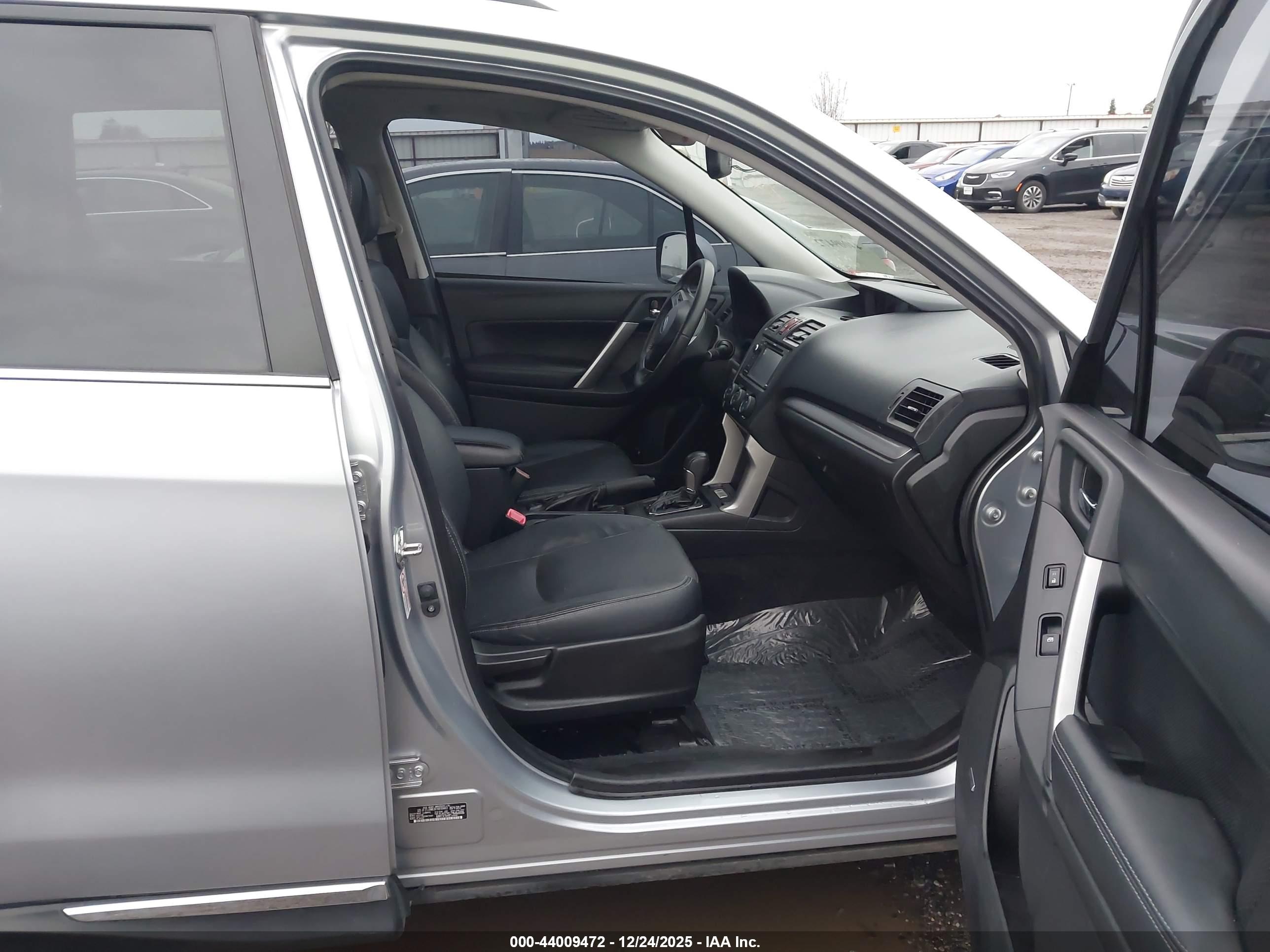 SUBARU FORESTER image 5