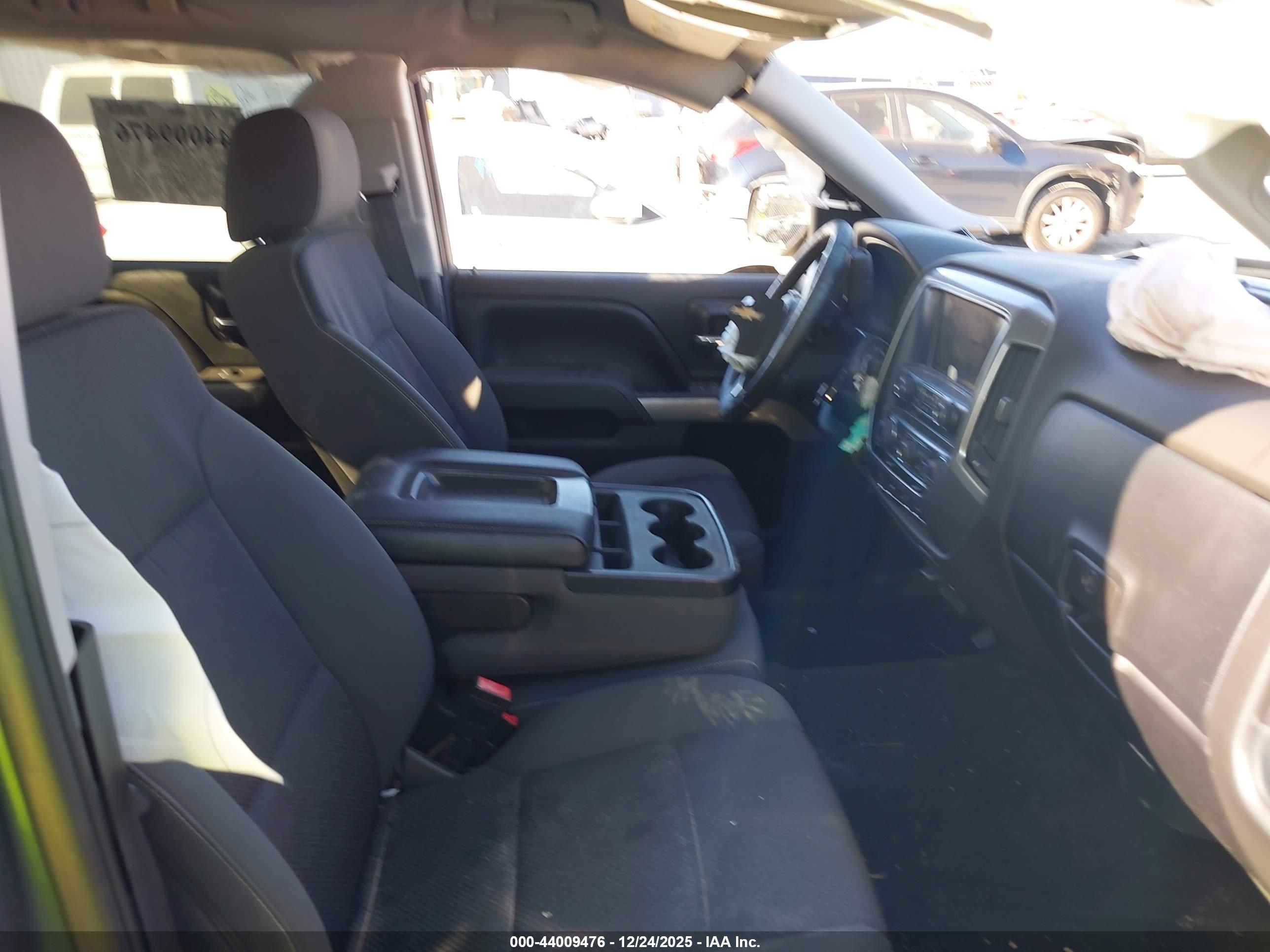 CHEVROLET SILVERADO image 5