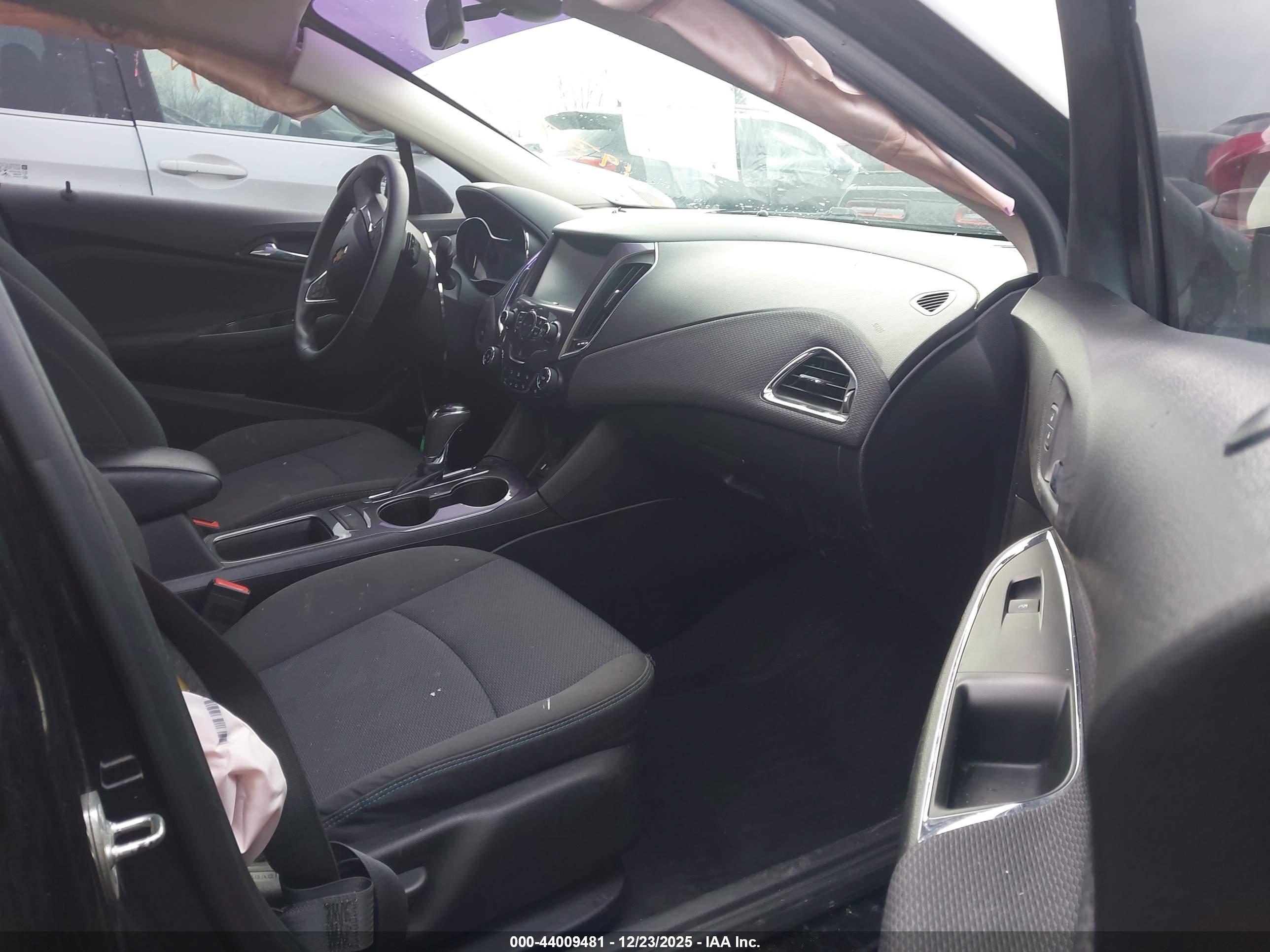 CHEVROLET CRUZE image 5