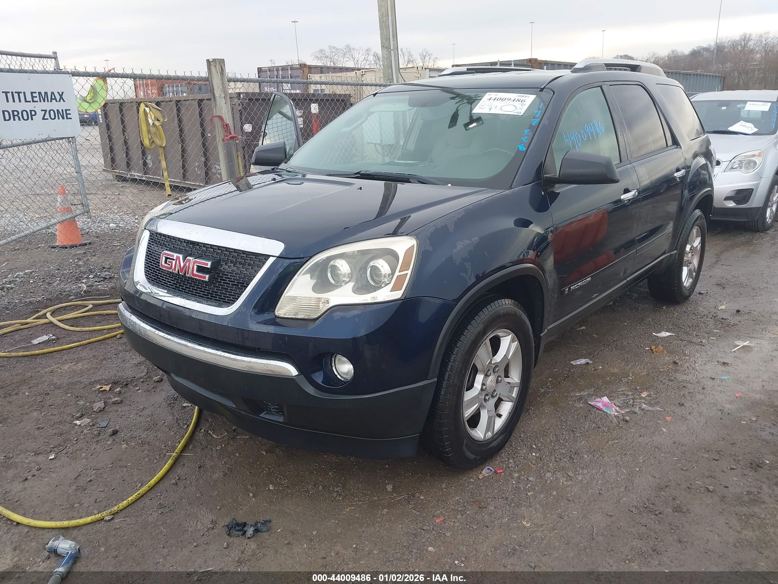 GMC ACADIA image 2