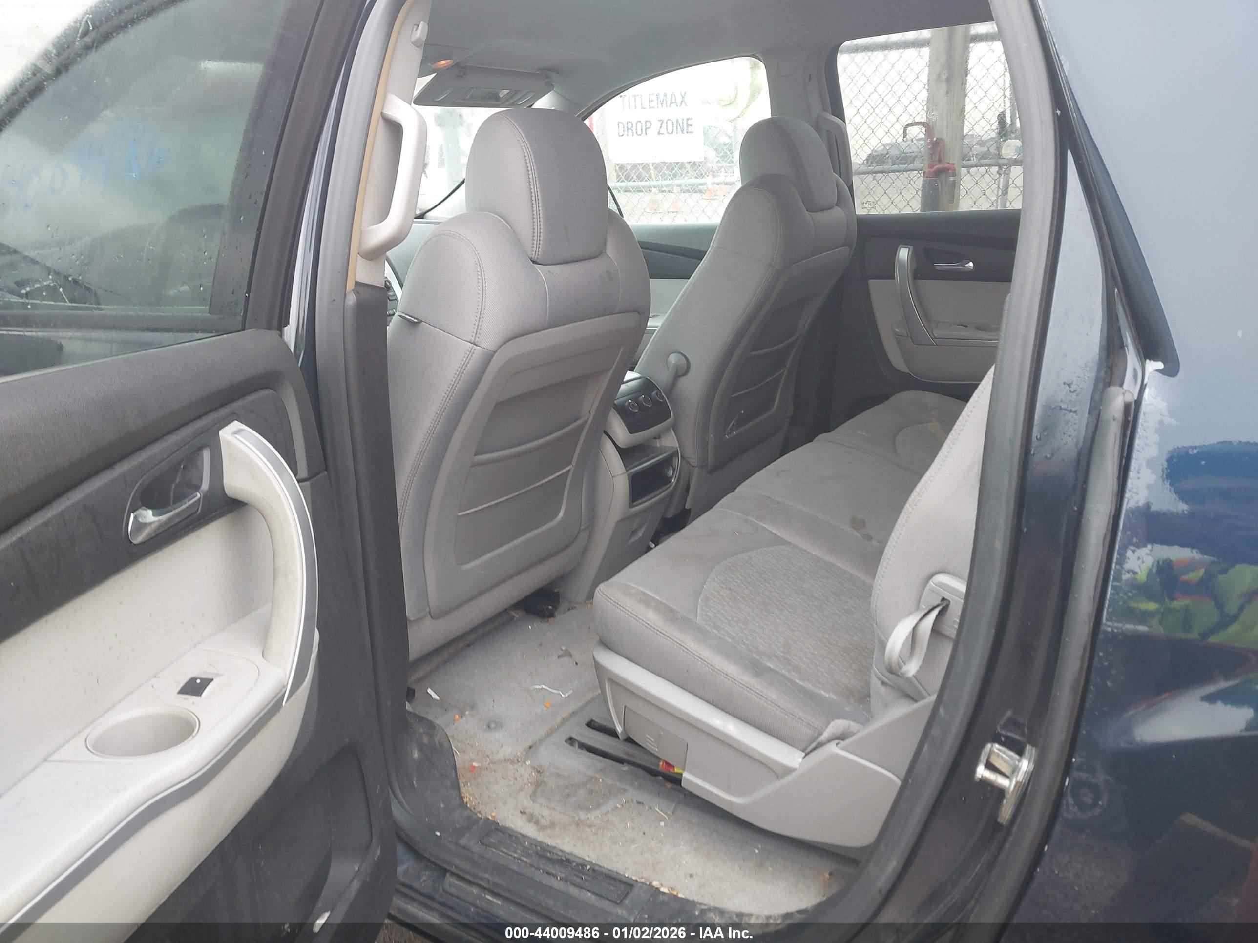 GMC ACADIA image 8