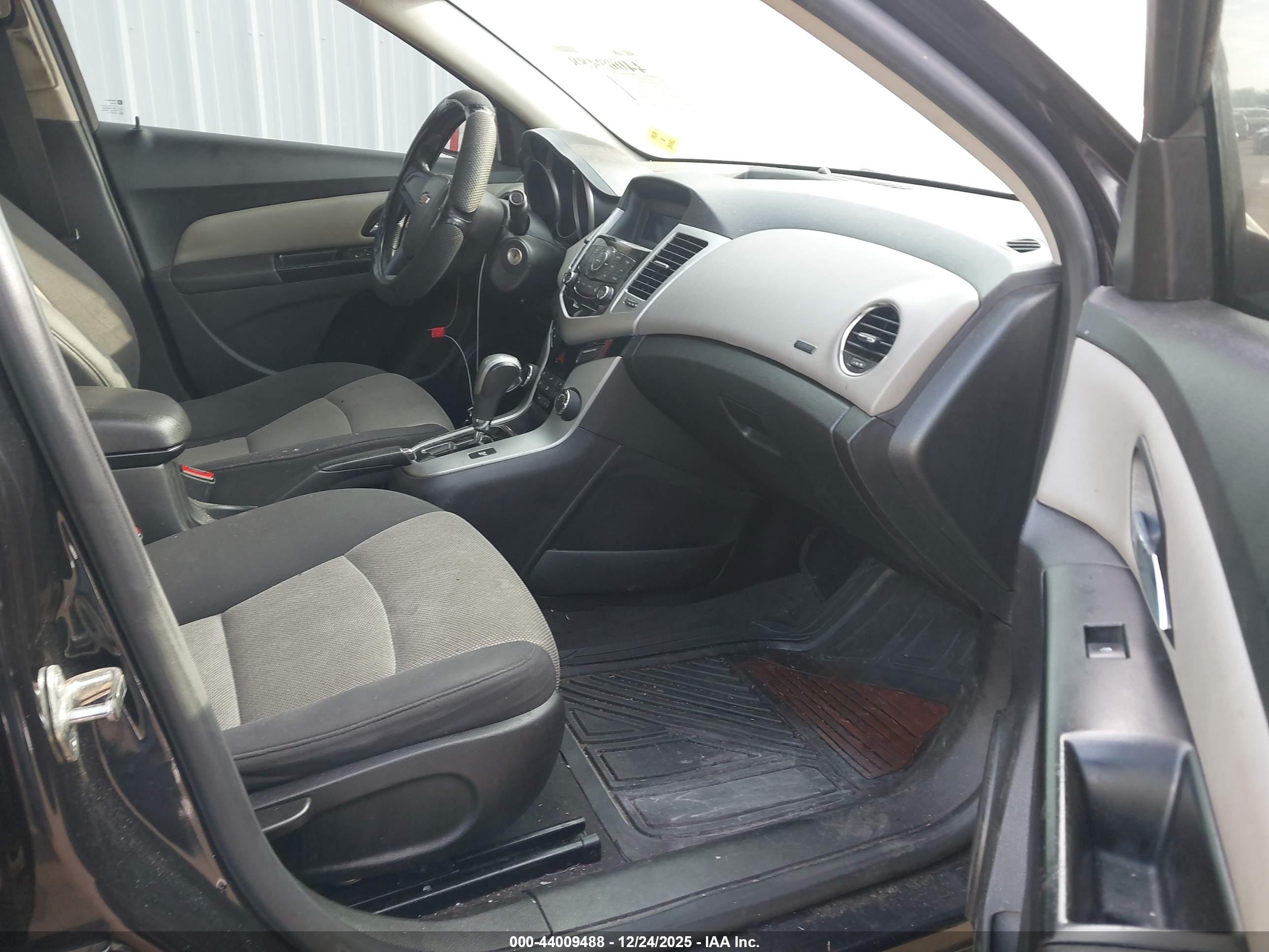 CHEVROLET CRUZE image 5