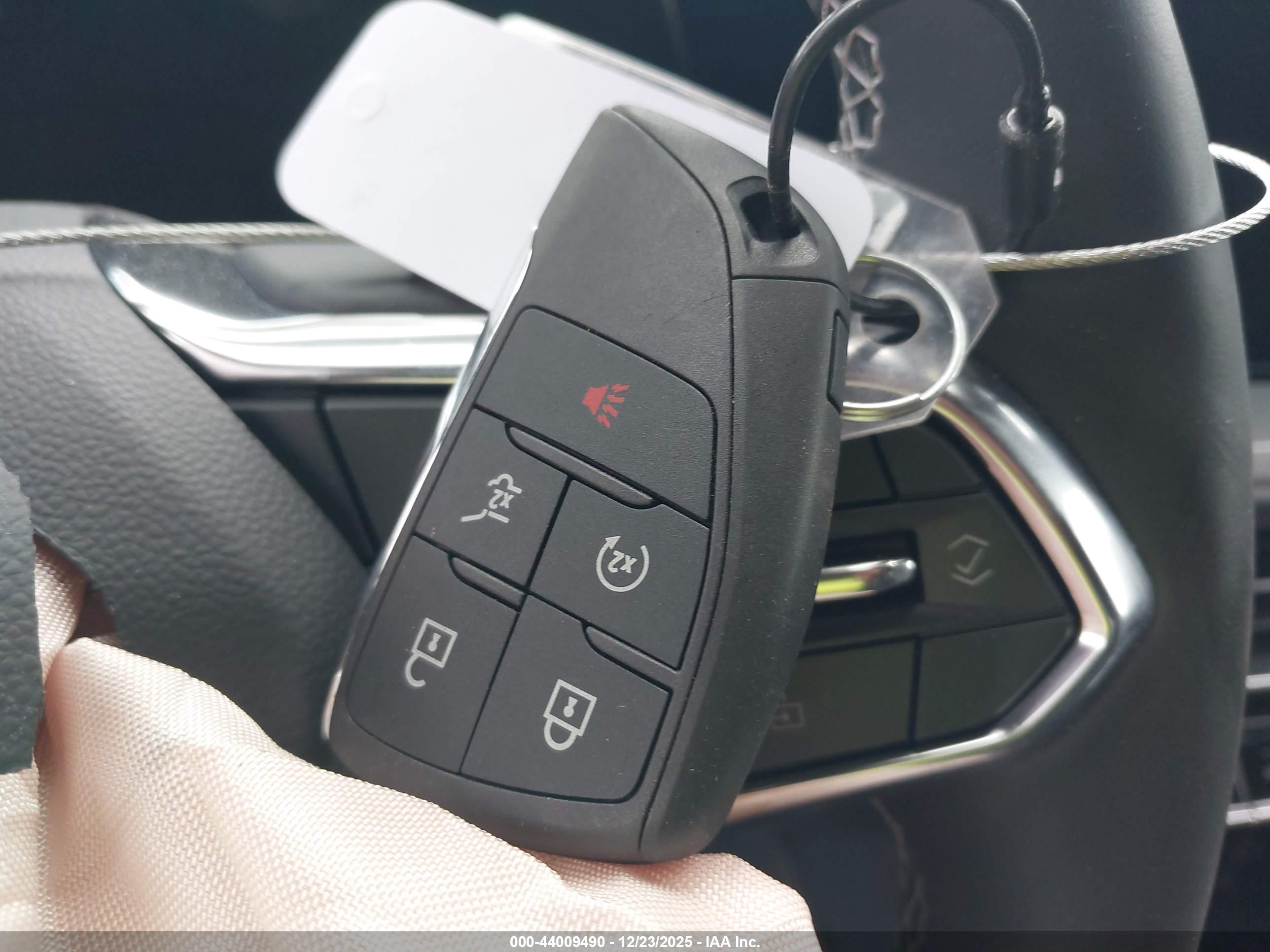 CHEVROLET TRAVERSE image 11