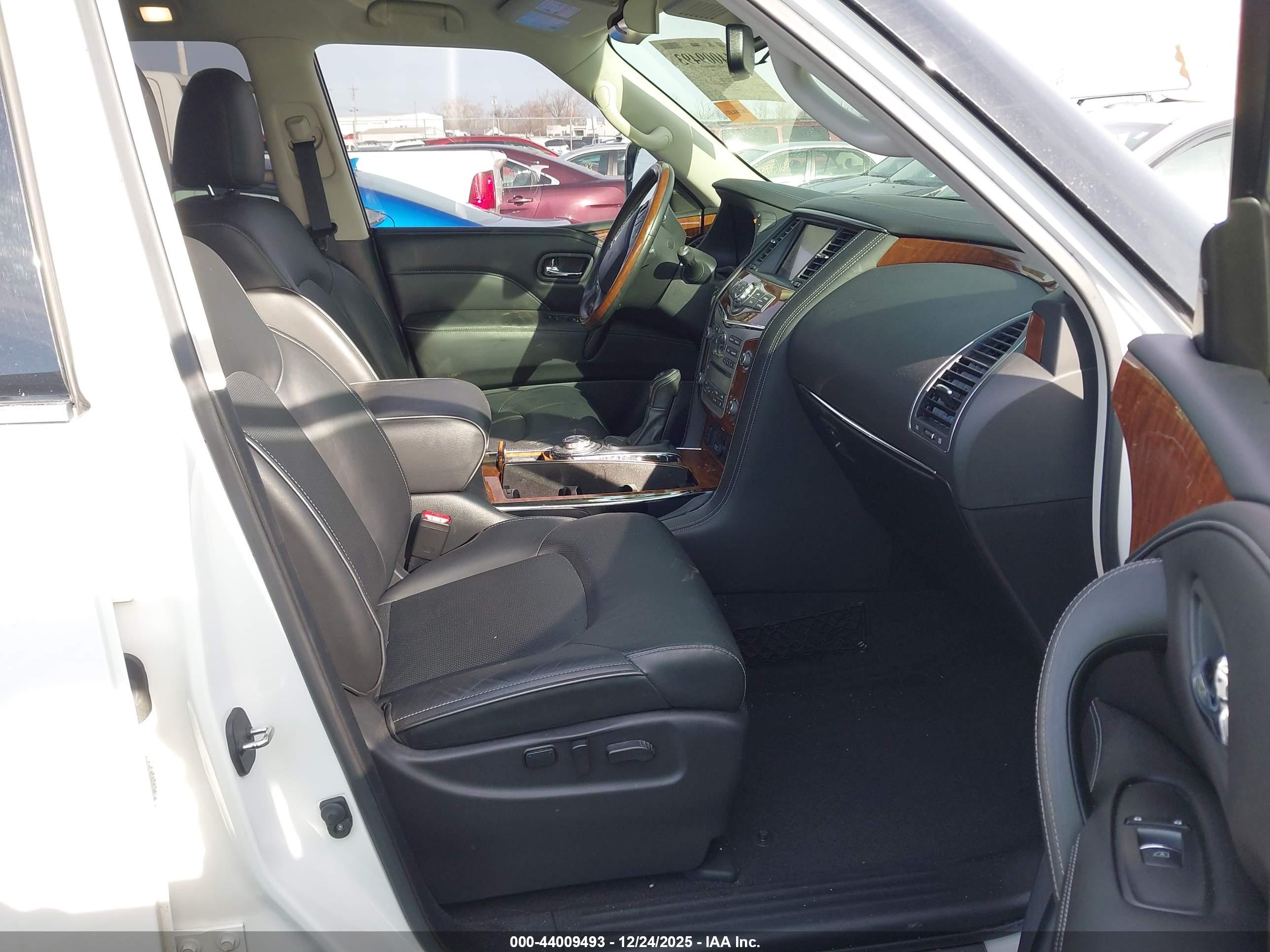 INFINITI QX80 image 5