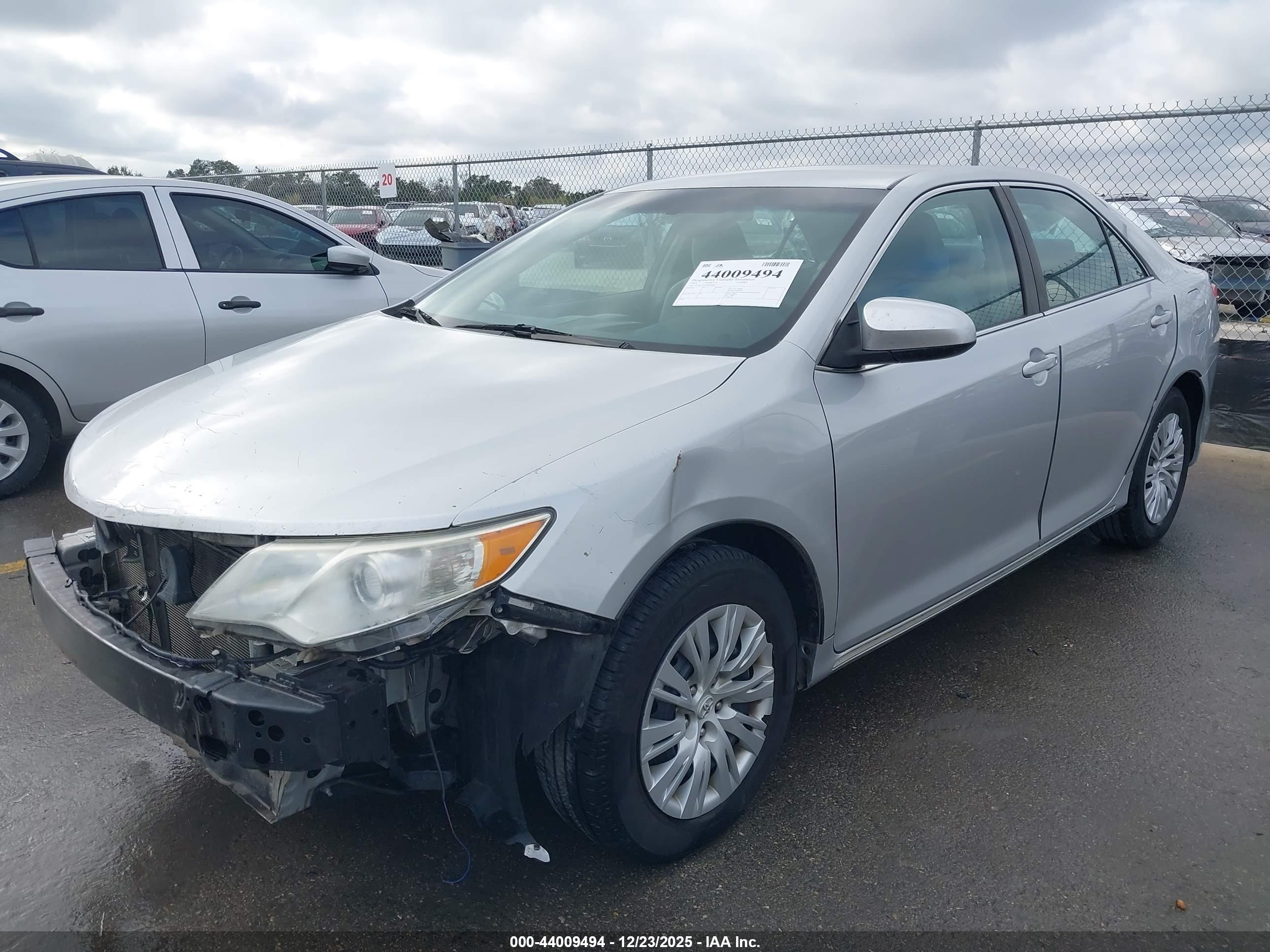 TOYOTA CAMRY image 2