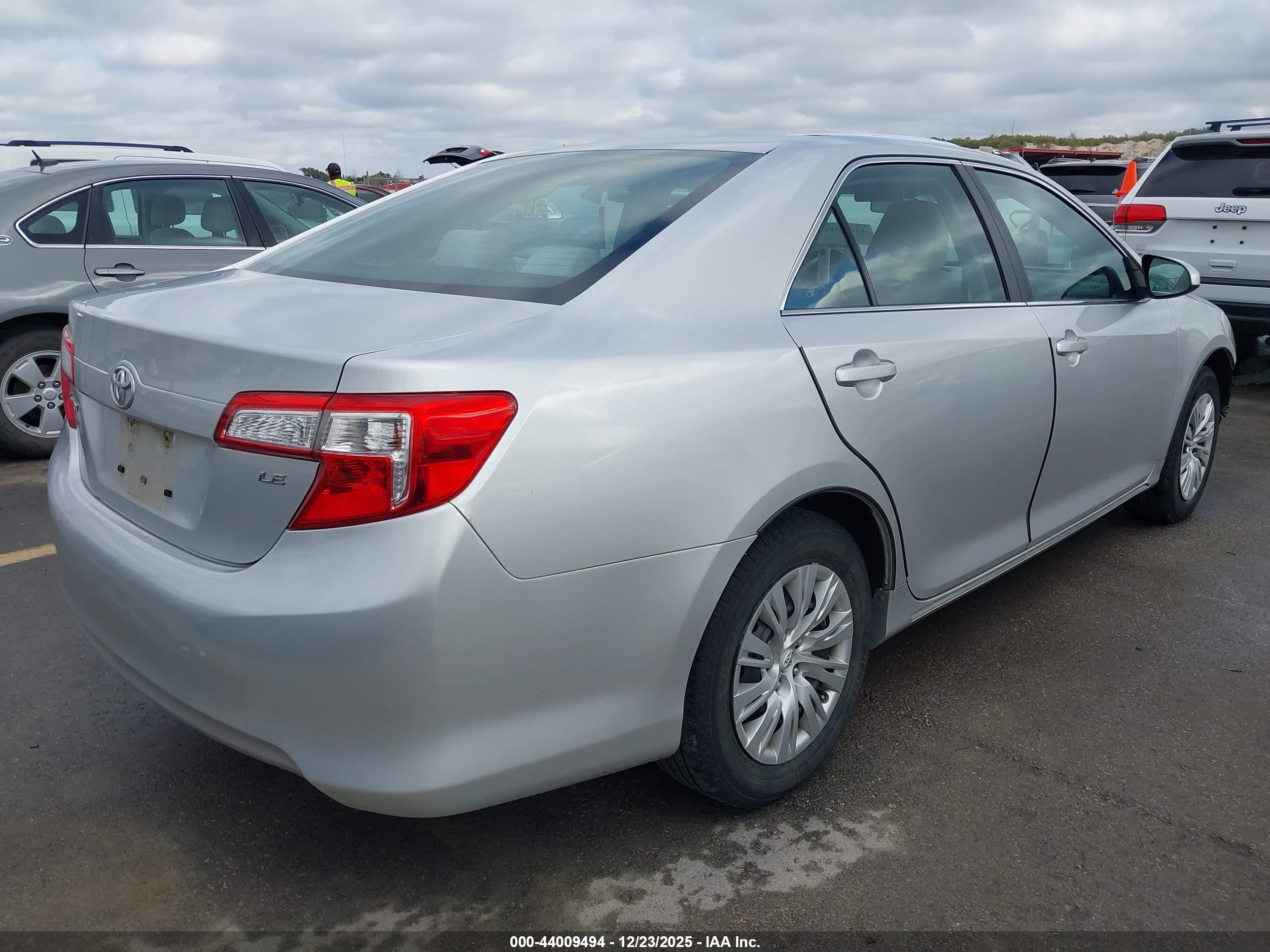 TOYOTA CAMRY image 4
