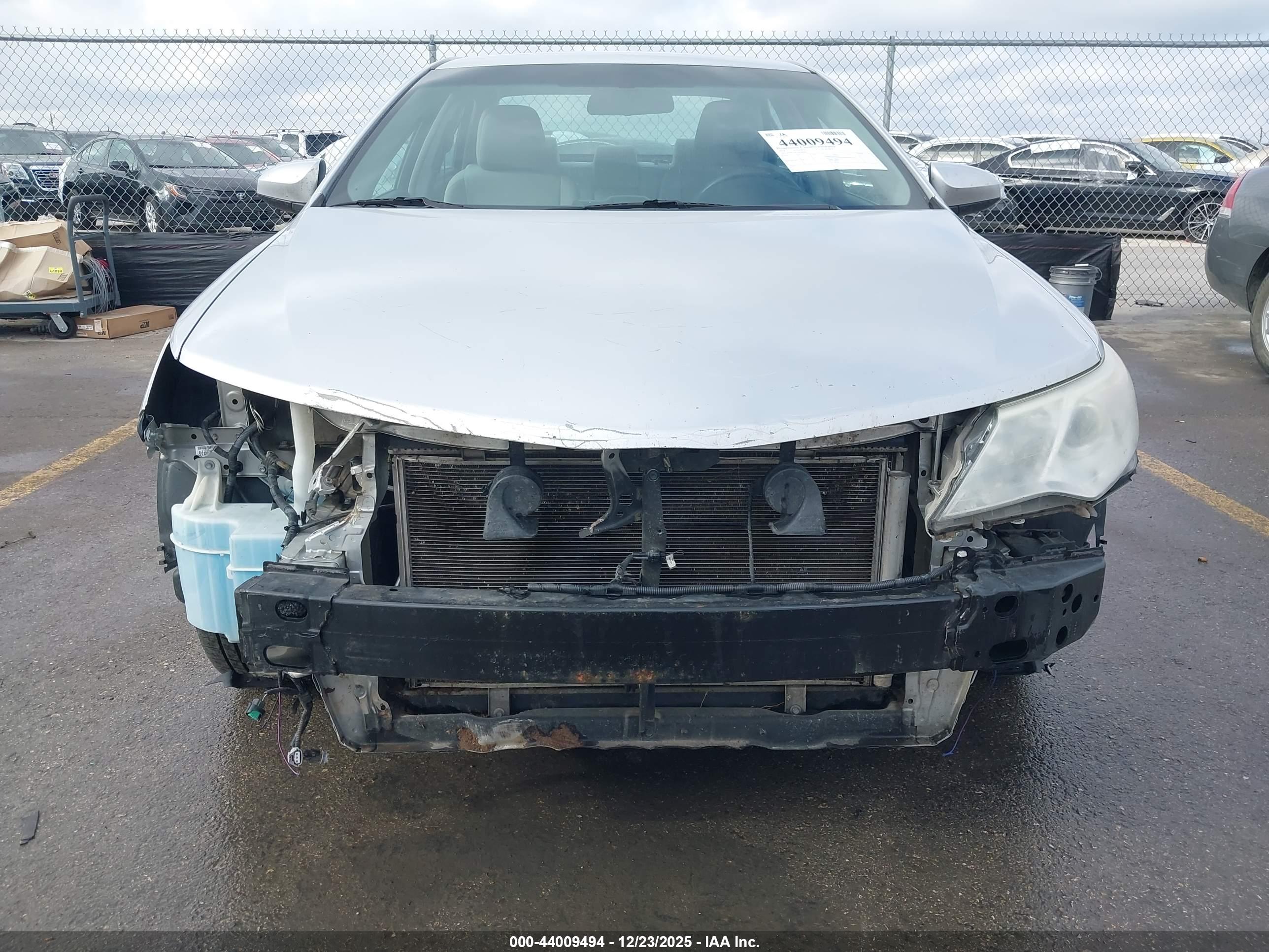TOYOTA CAMRY image 6