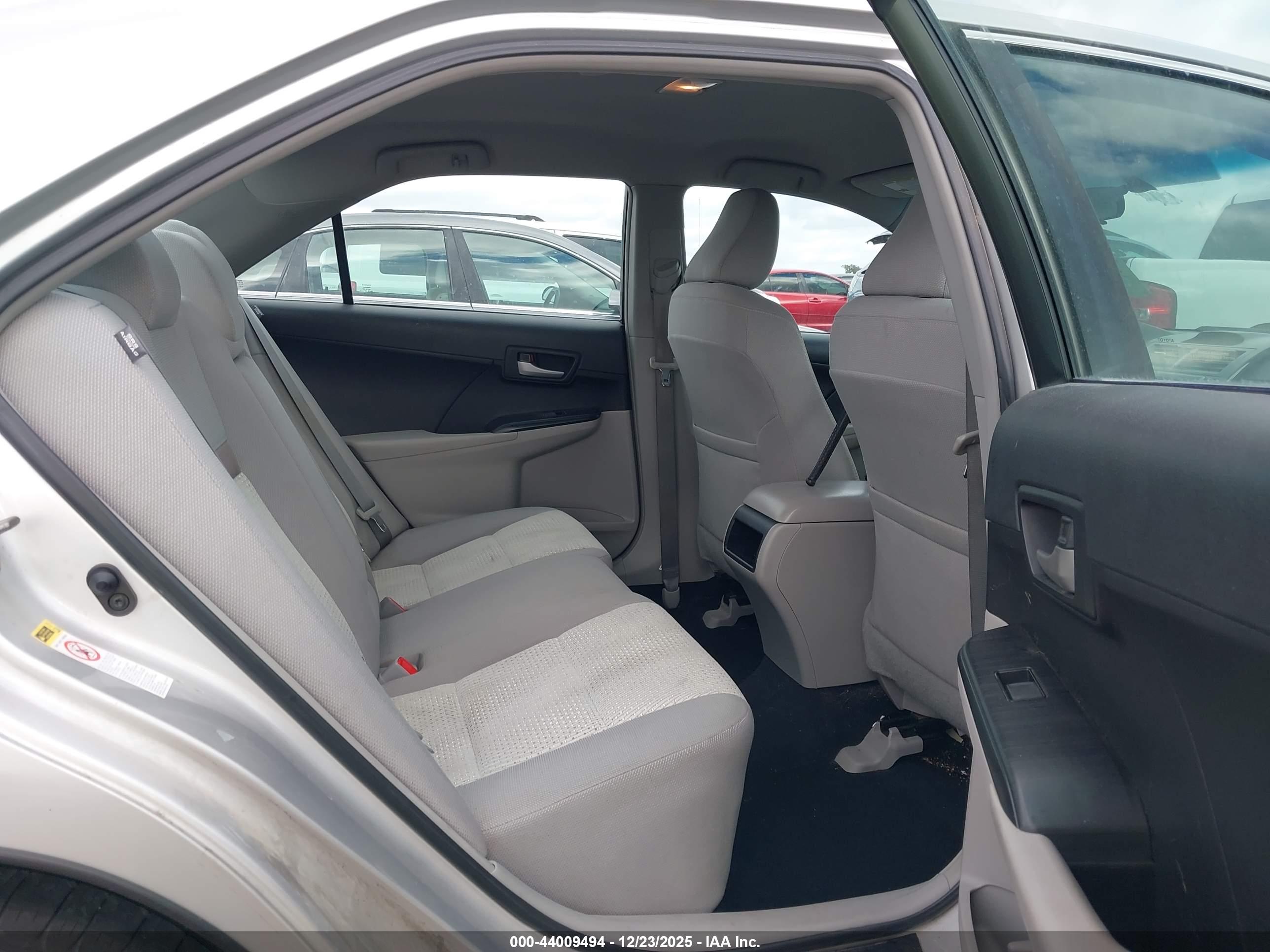 TOYOTA CAMRY image 8
