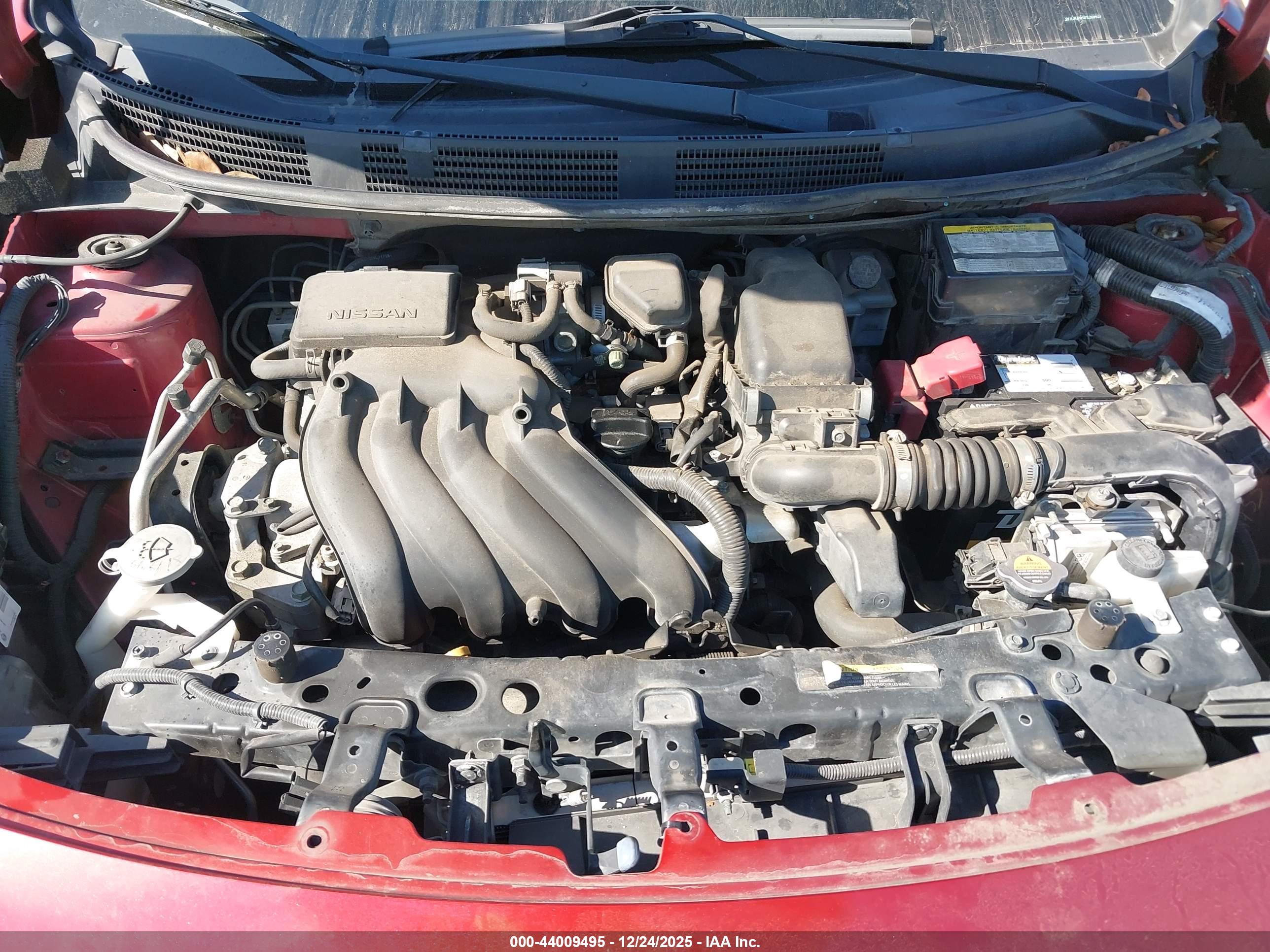 NISSAN VERSA image 10