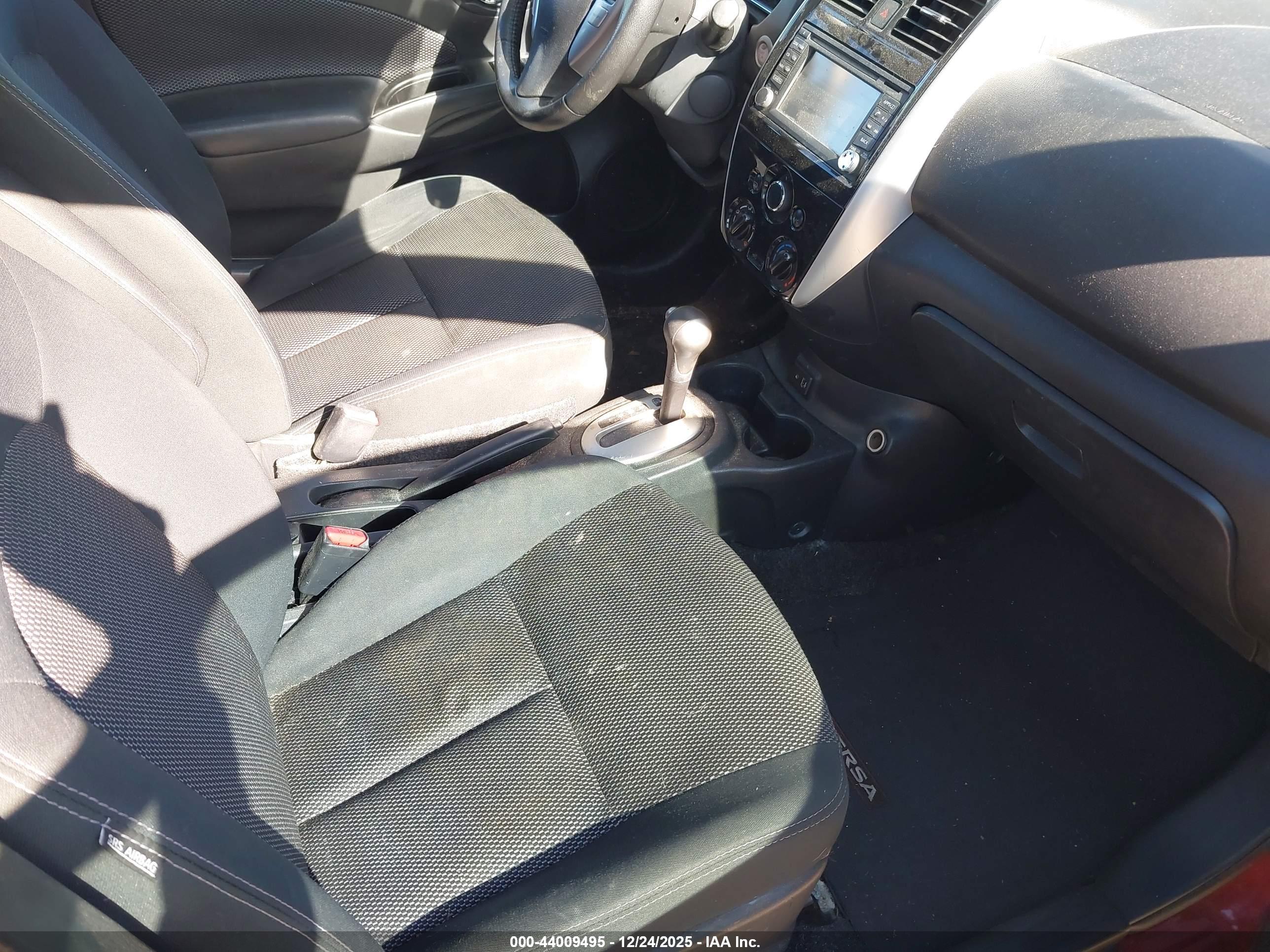 NISSAN VERSA image 5