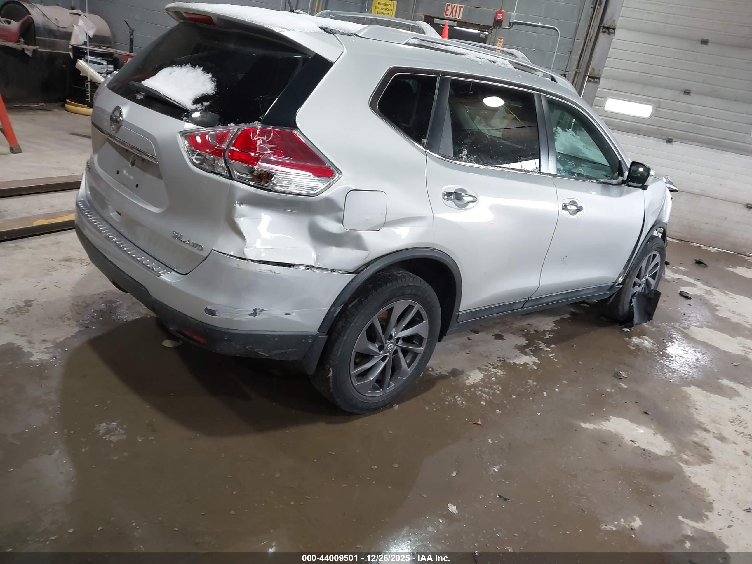 NISSAN ROGUE image 4