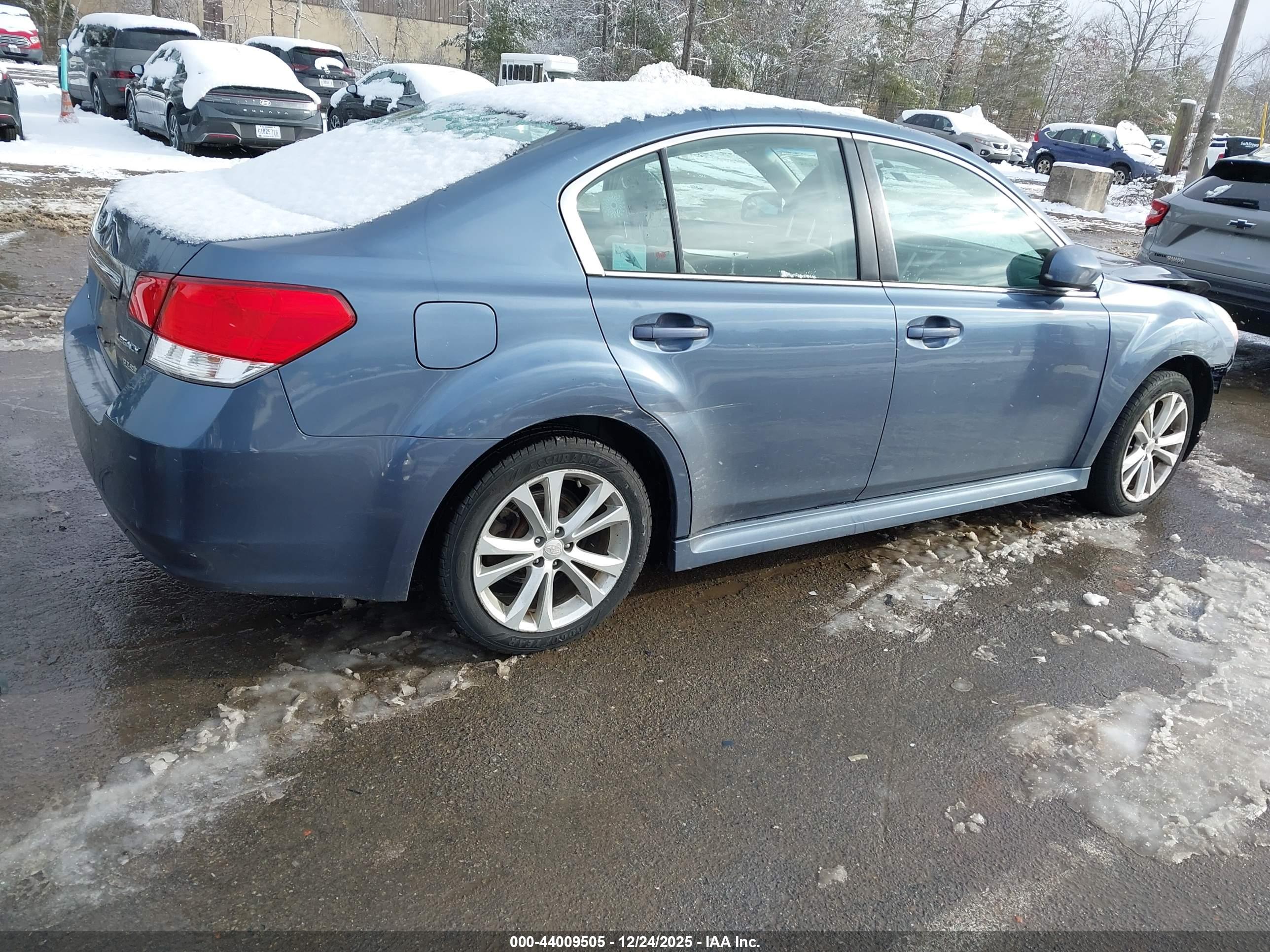 SUBARU LEGACY image 4