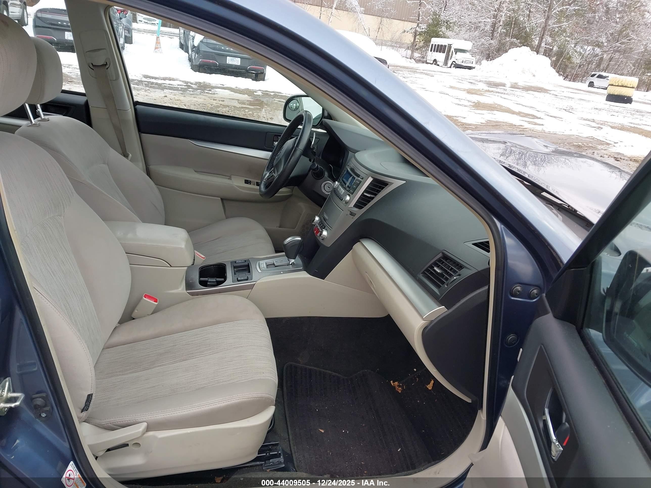 SUBARU LEGACY image 5
