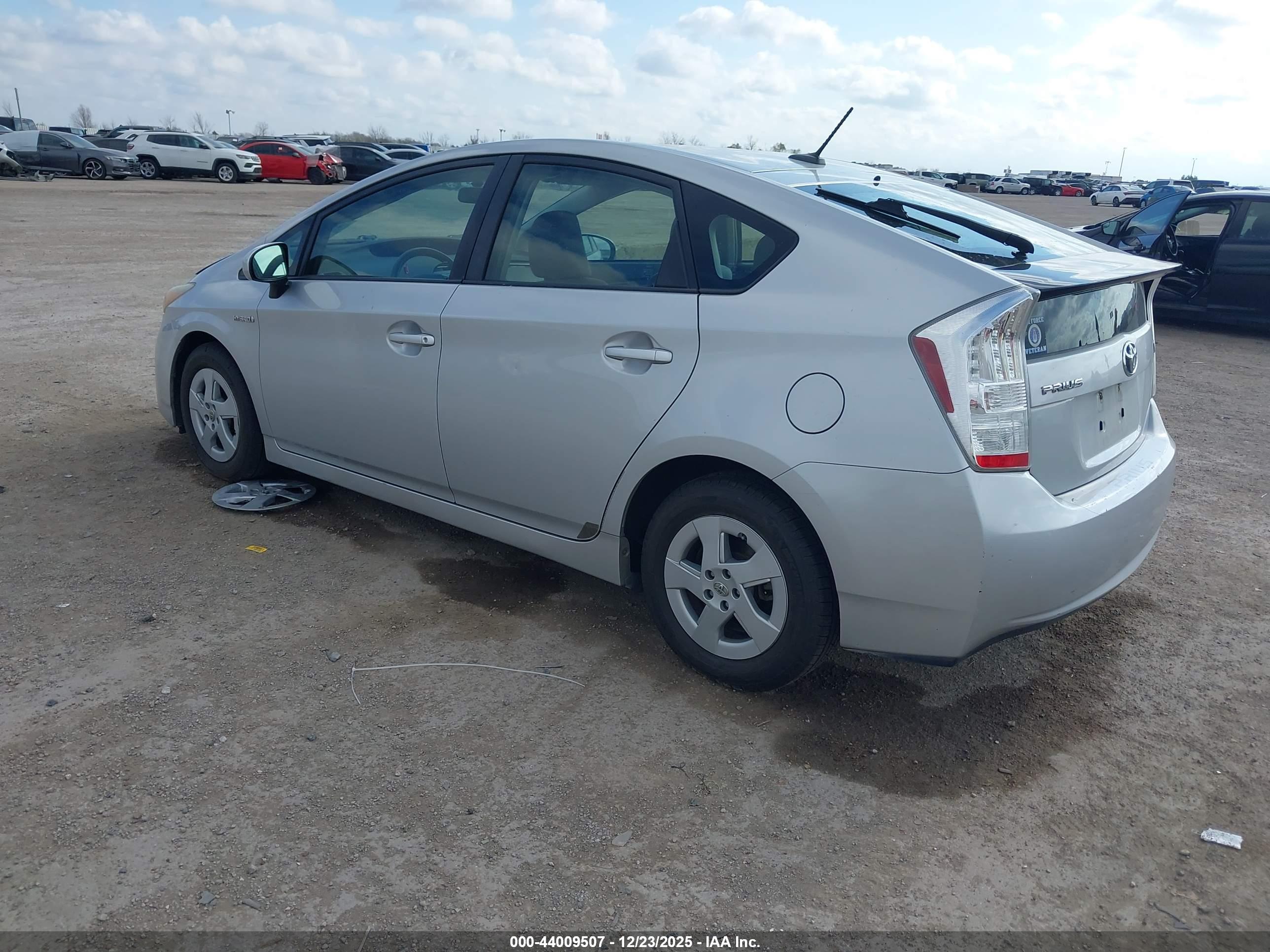 TOYOTA PRIUS image 3
