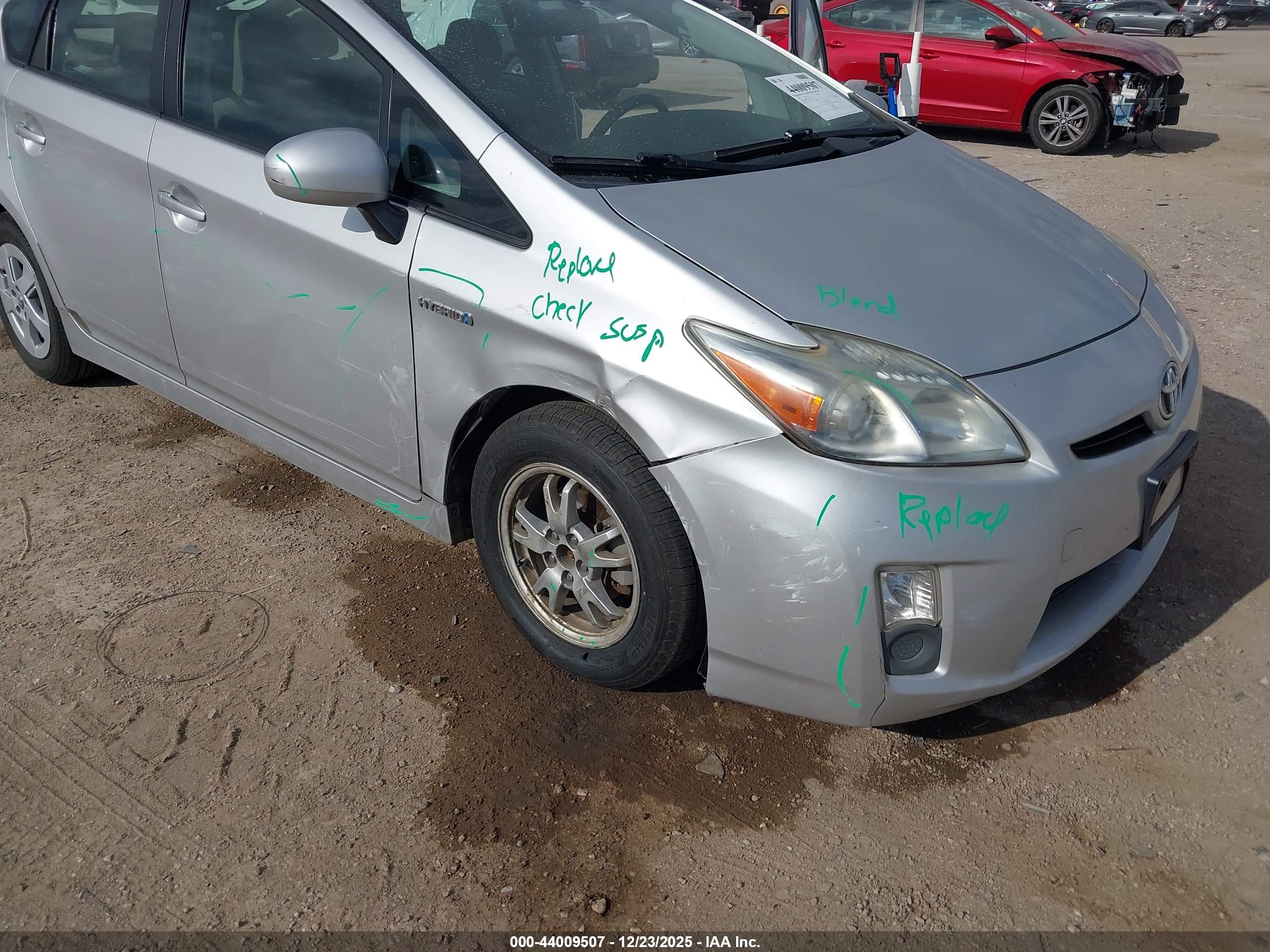TOYOTA PRIUS image 6