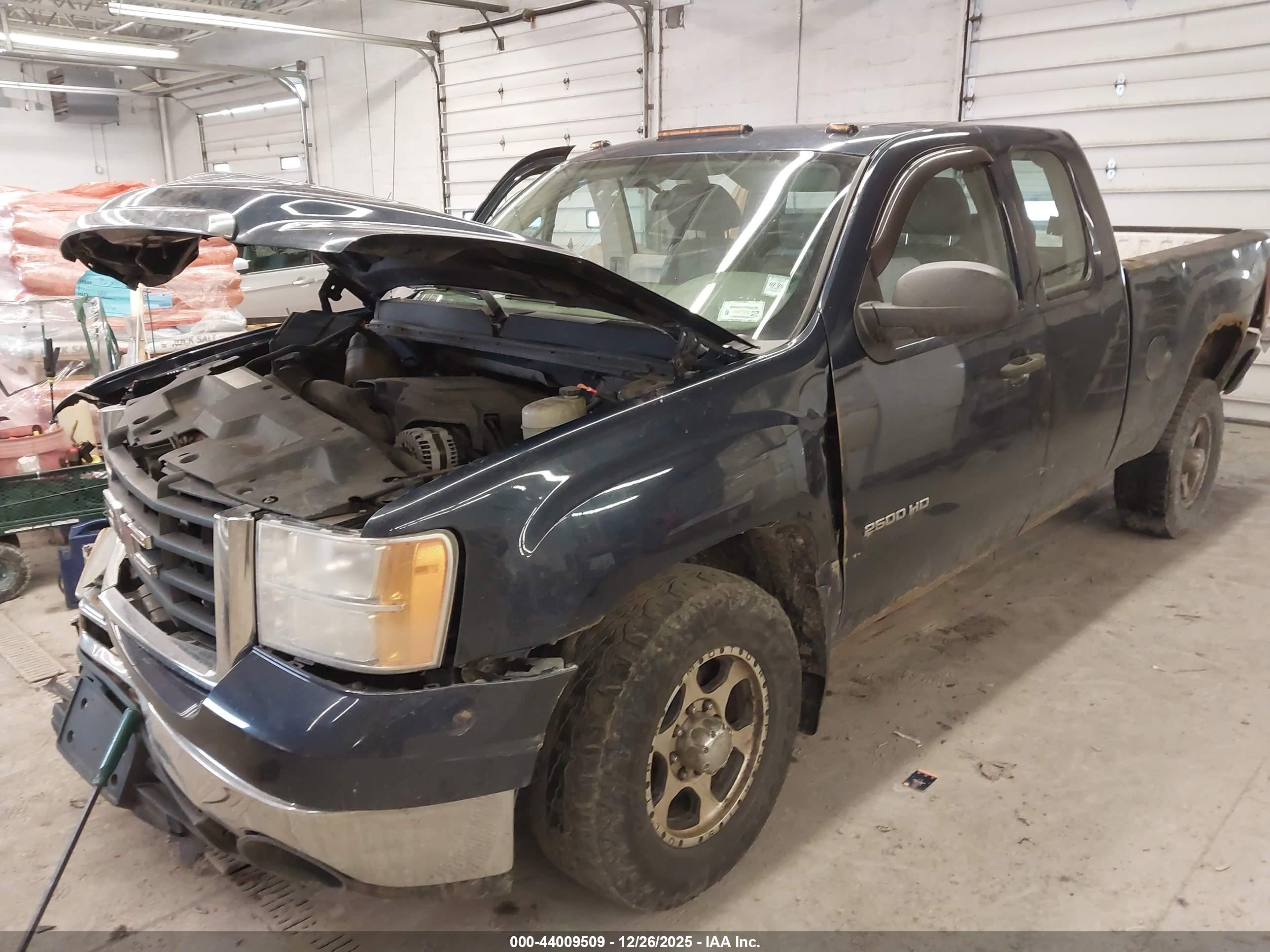 GMC SIERRA image 2