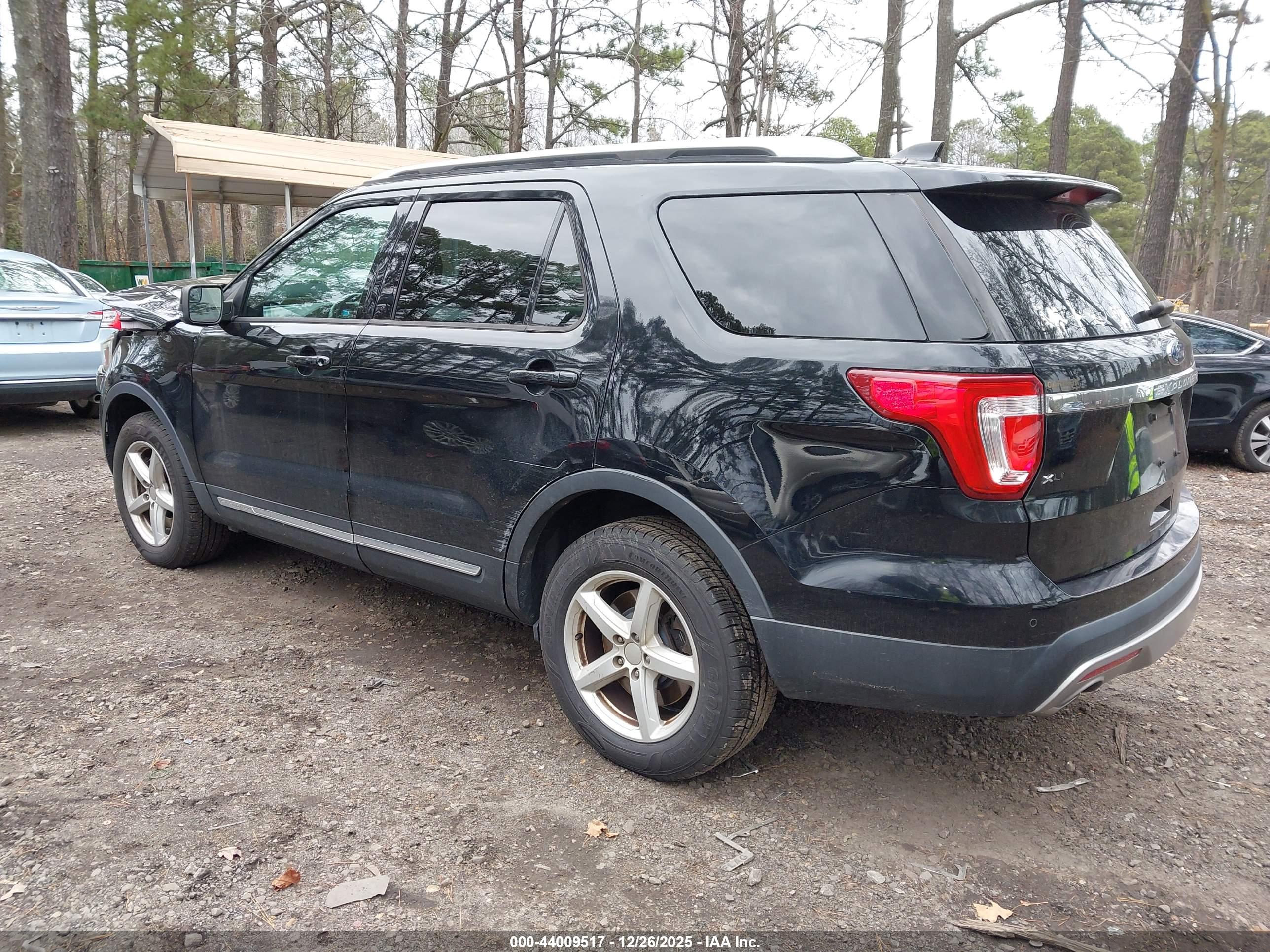 FORD EXPLORER image 3