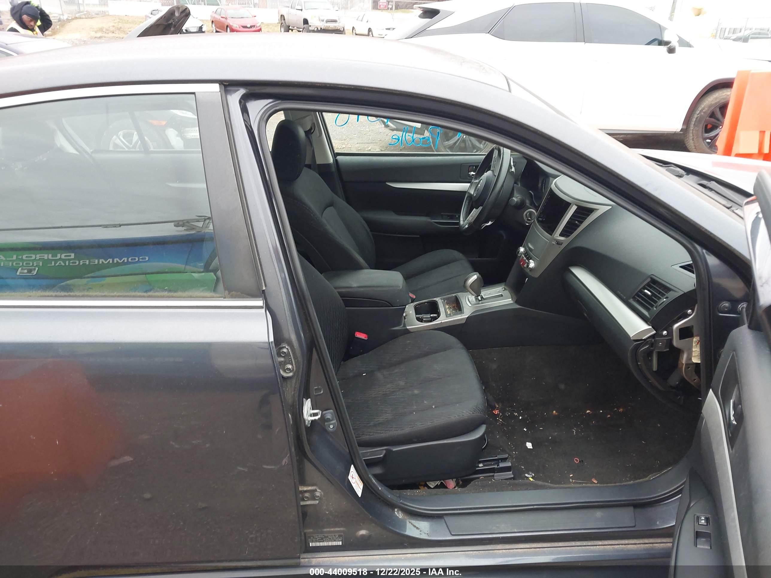 SUBARU LEGACY image 5