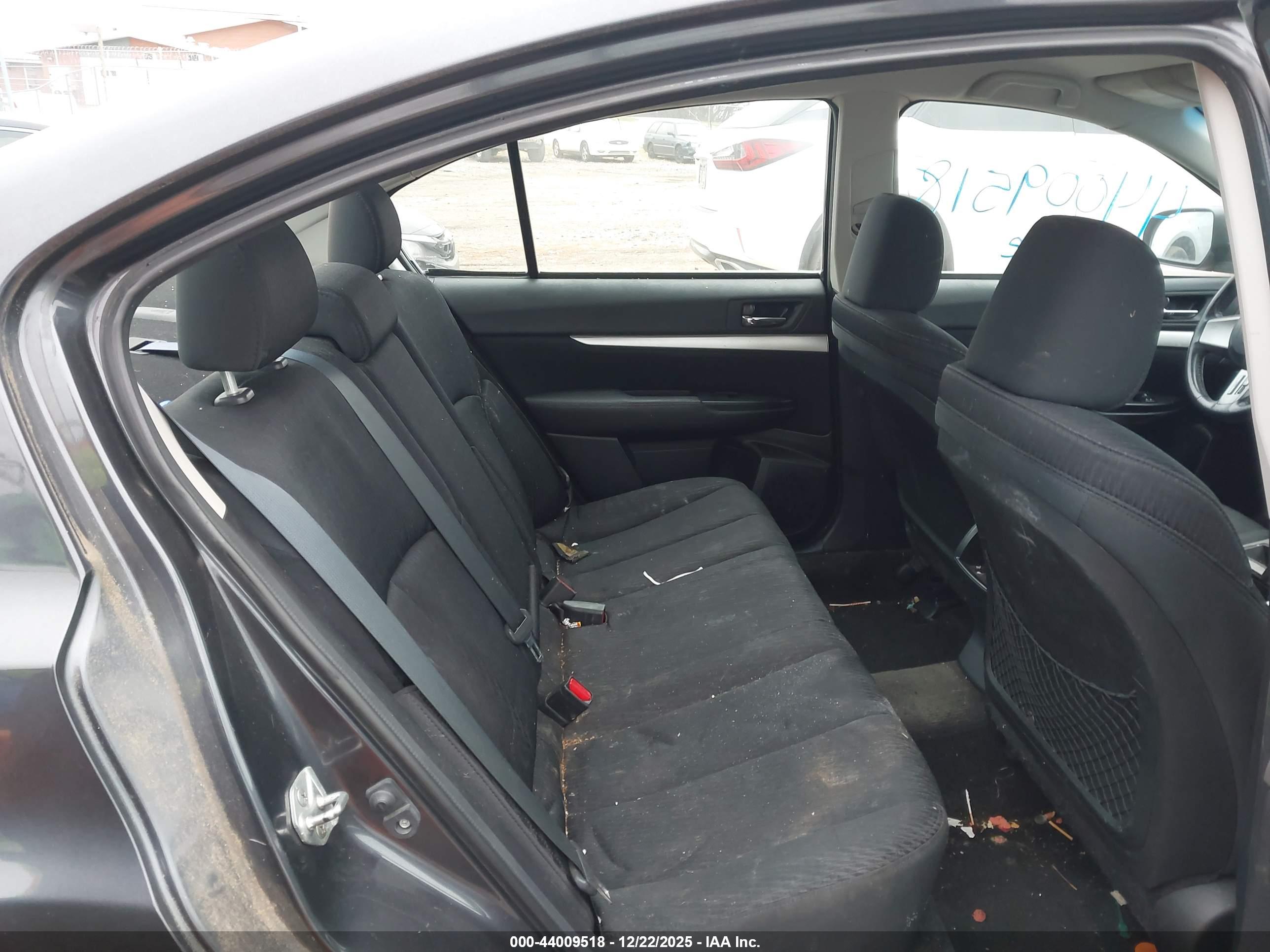 SUBARU LEGACY image 8