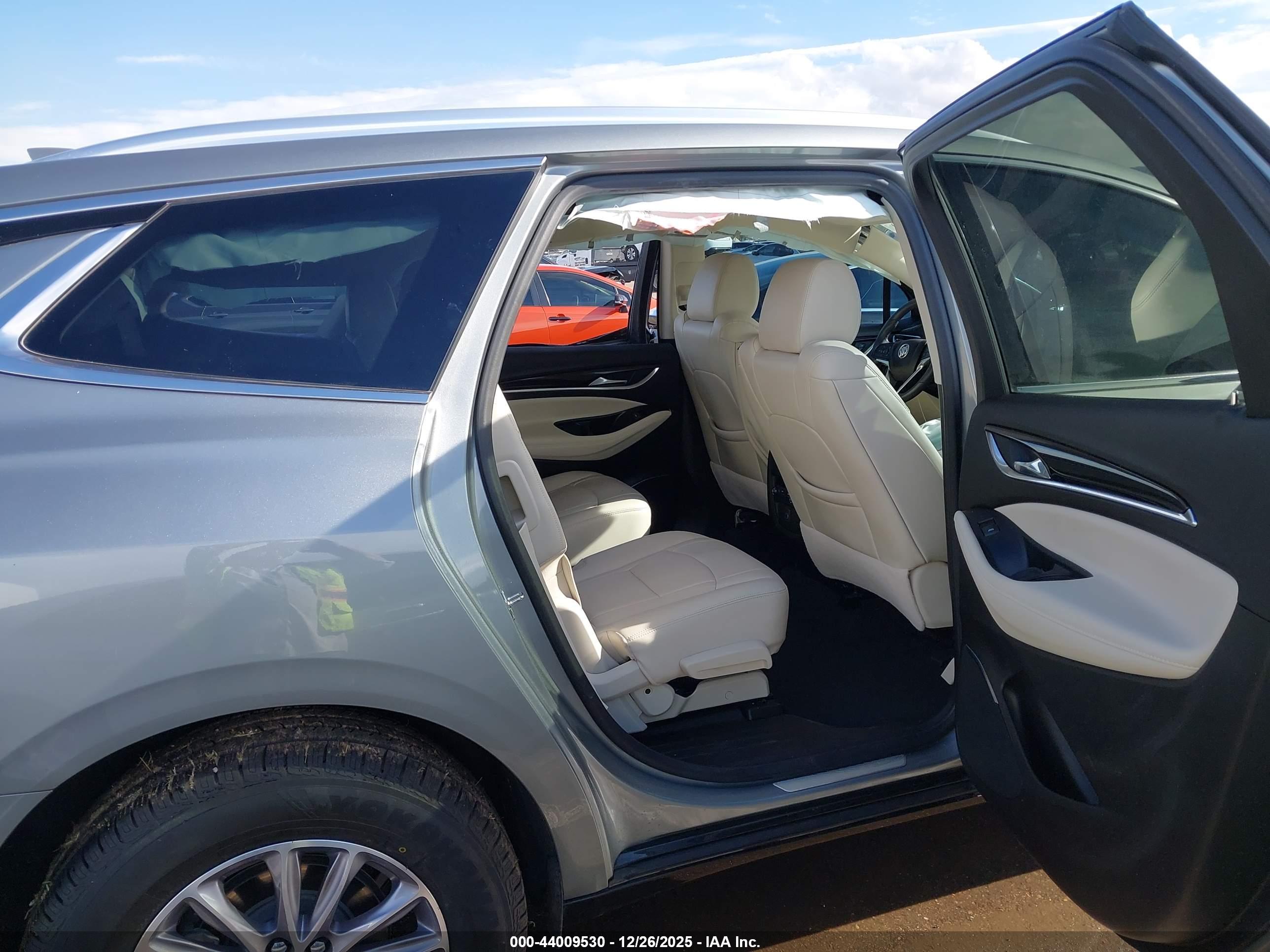 BUICK ENCLAVE image 8