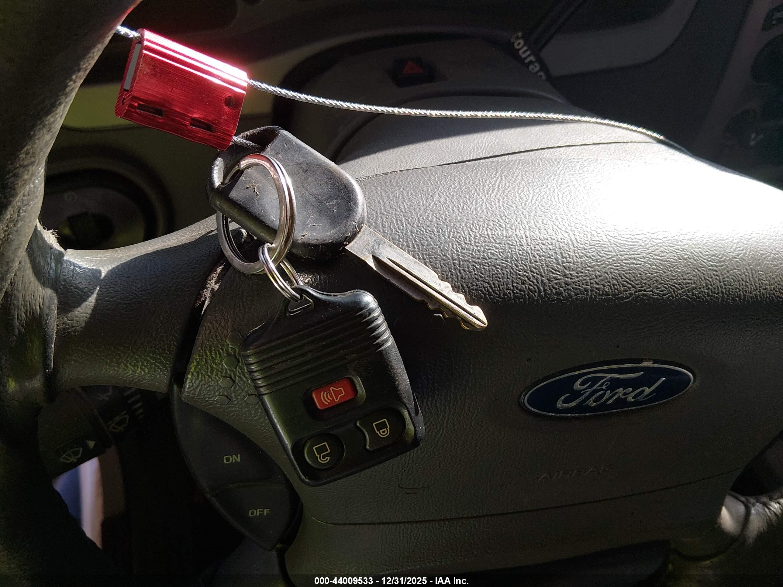 FORD EXPLORER image 11