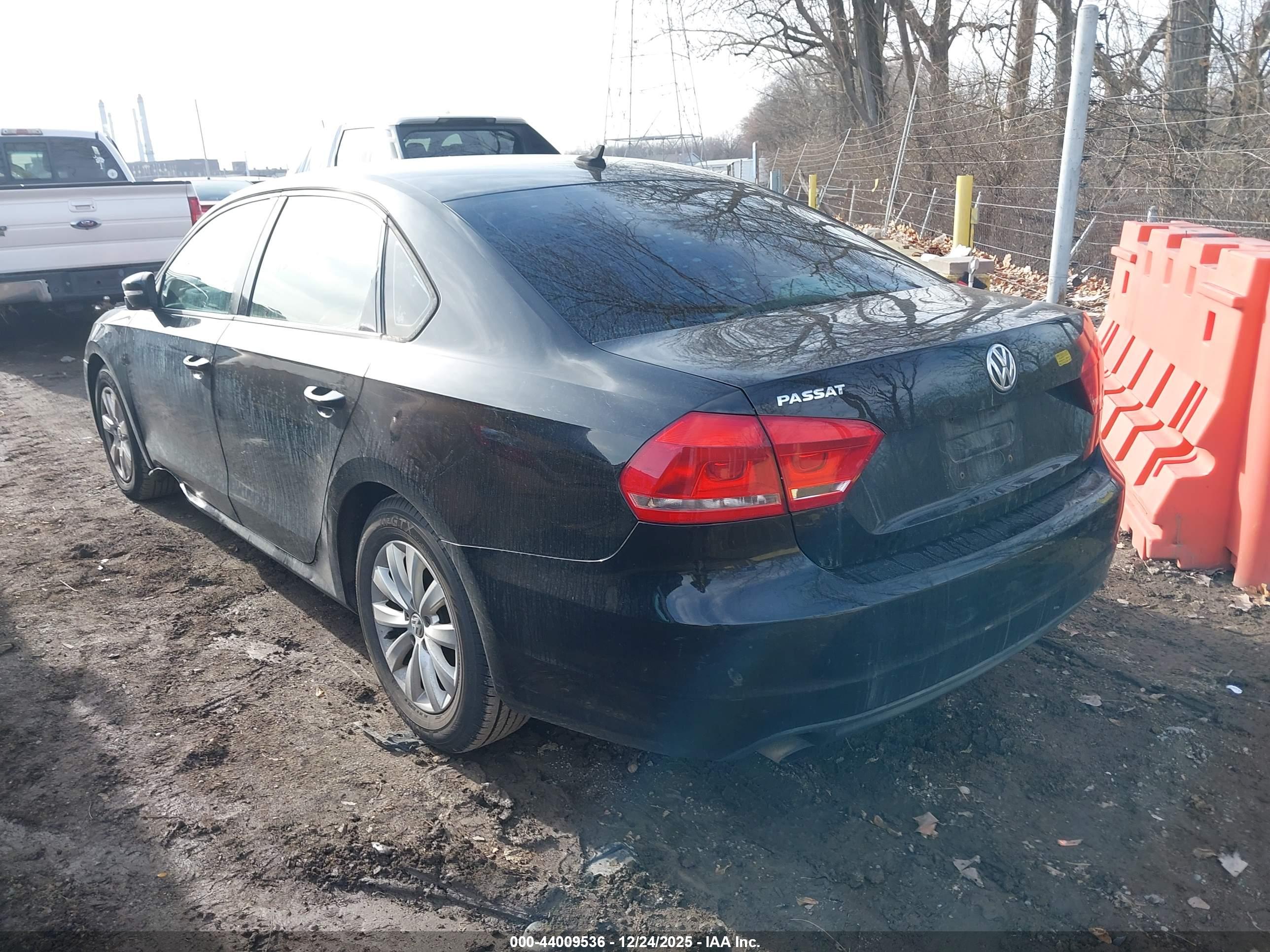 VOLKSWAGEN PASSAT image 3