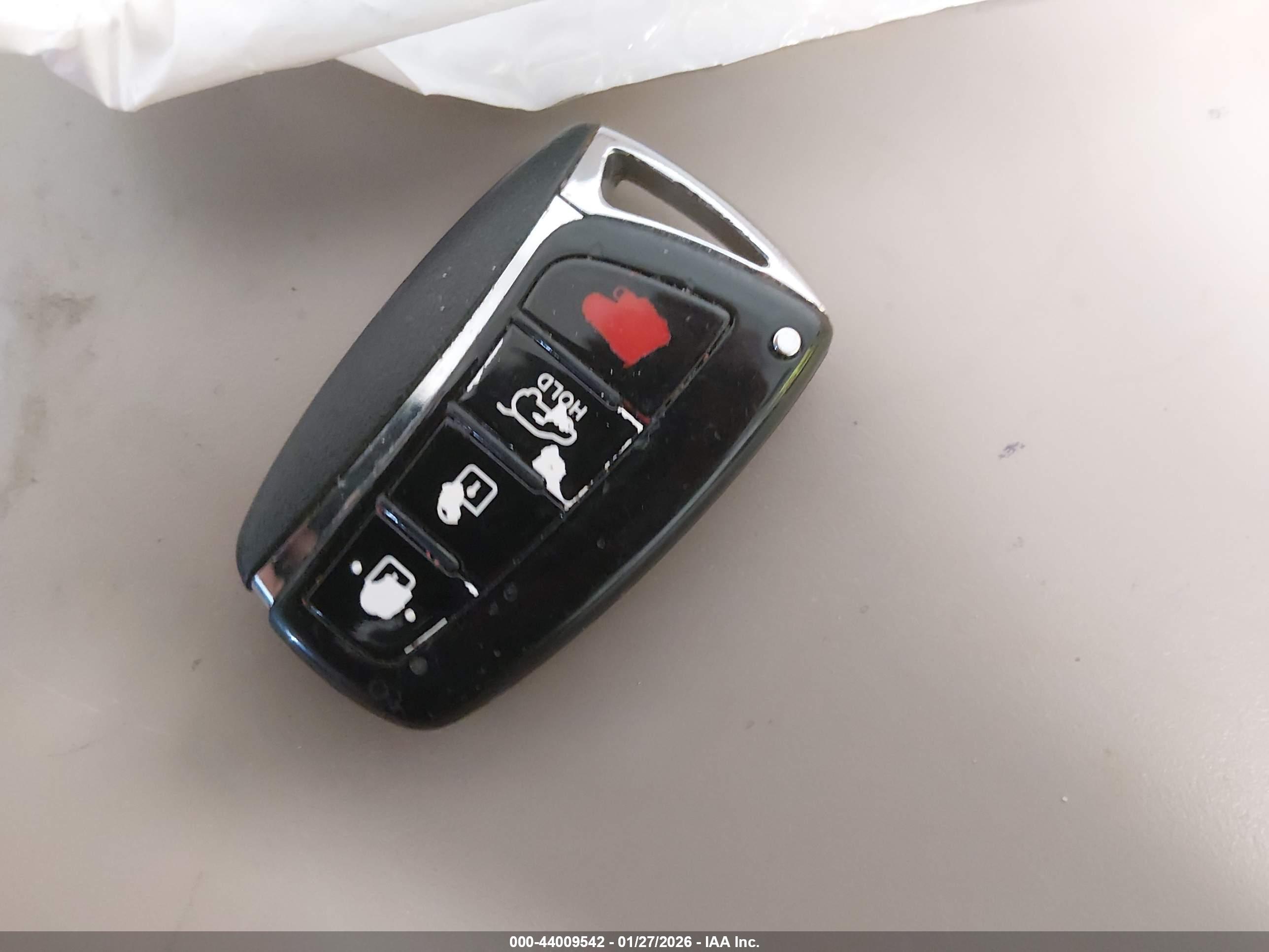 HYUNDAI SANTA image 11