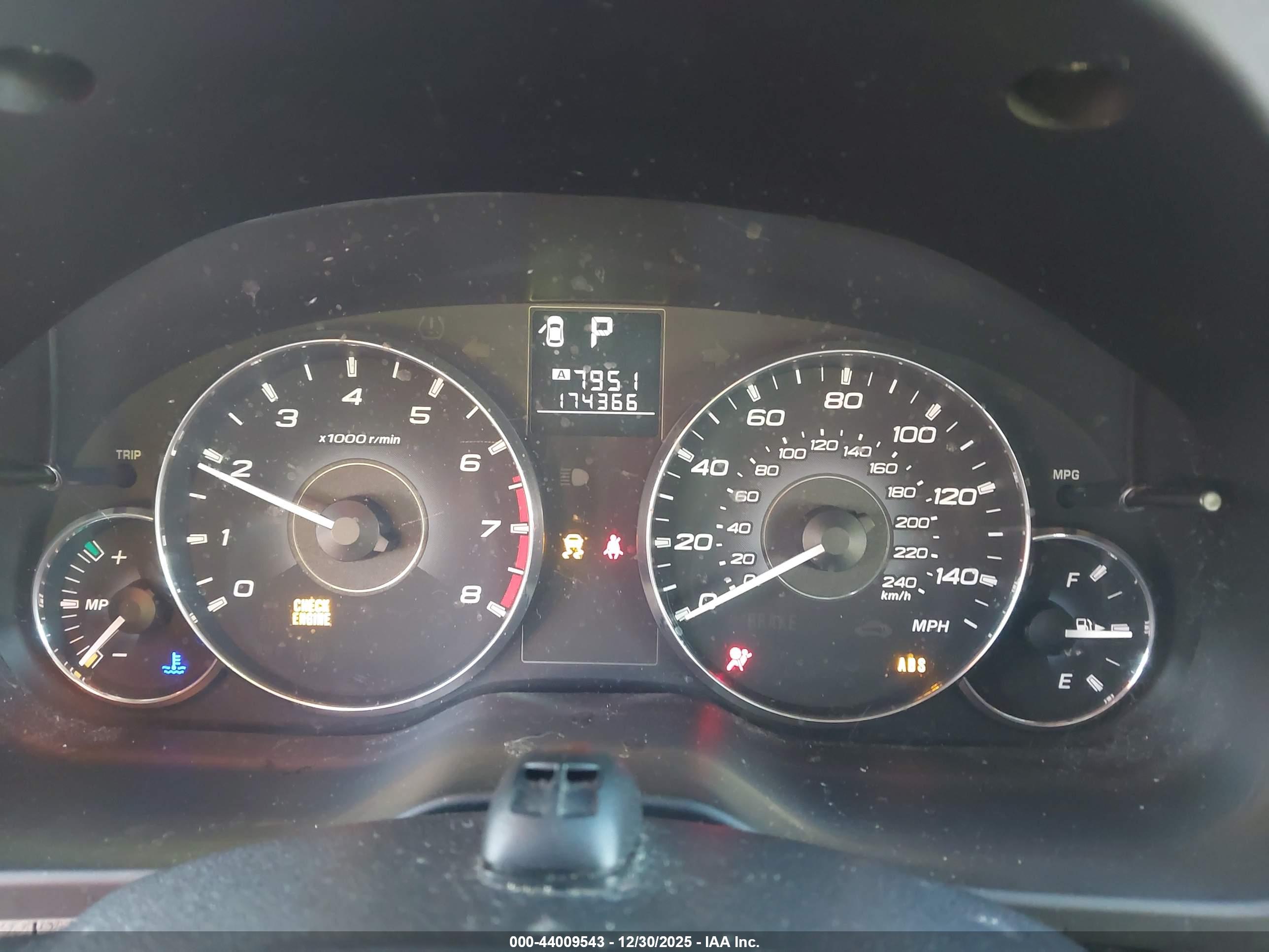 SUBARU OUTBACK image 7