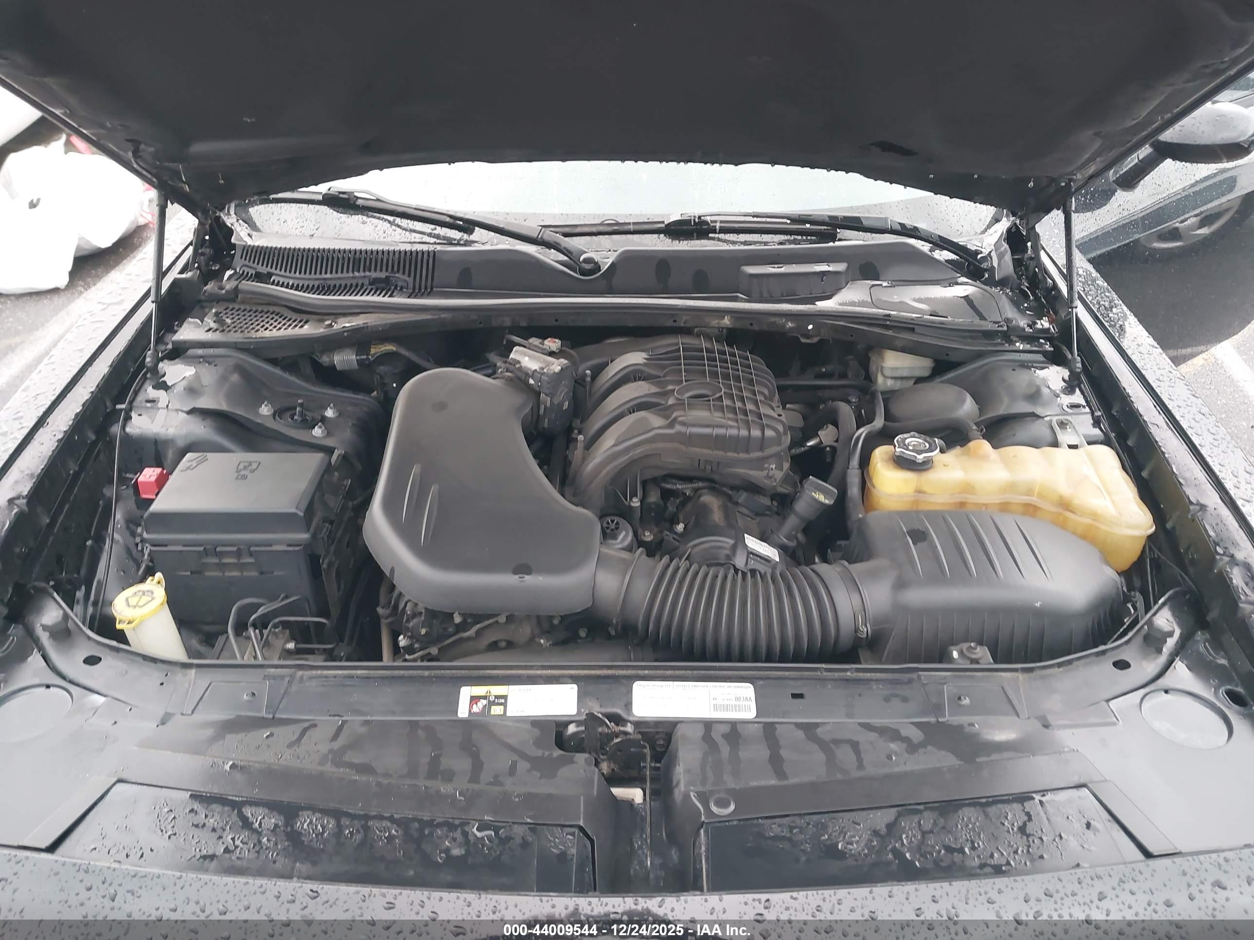 DODGE CHALLENGER image 10
