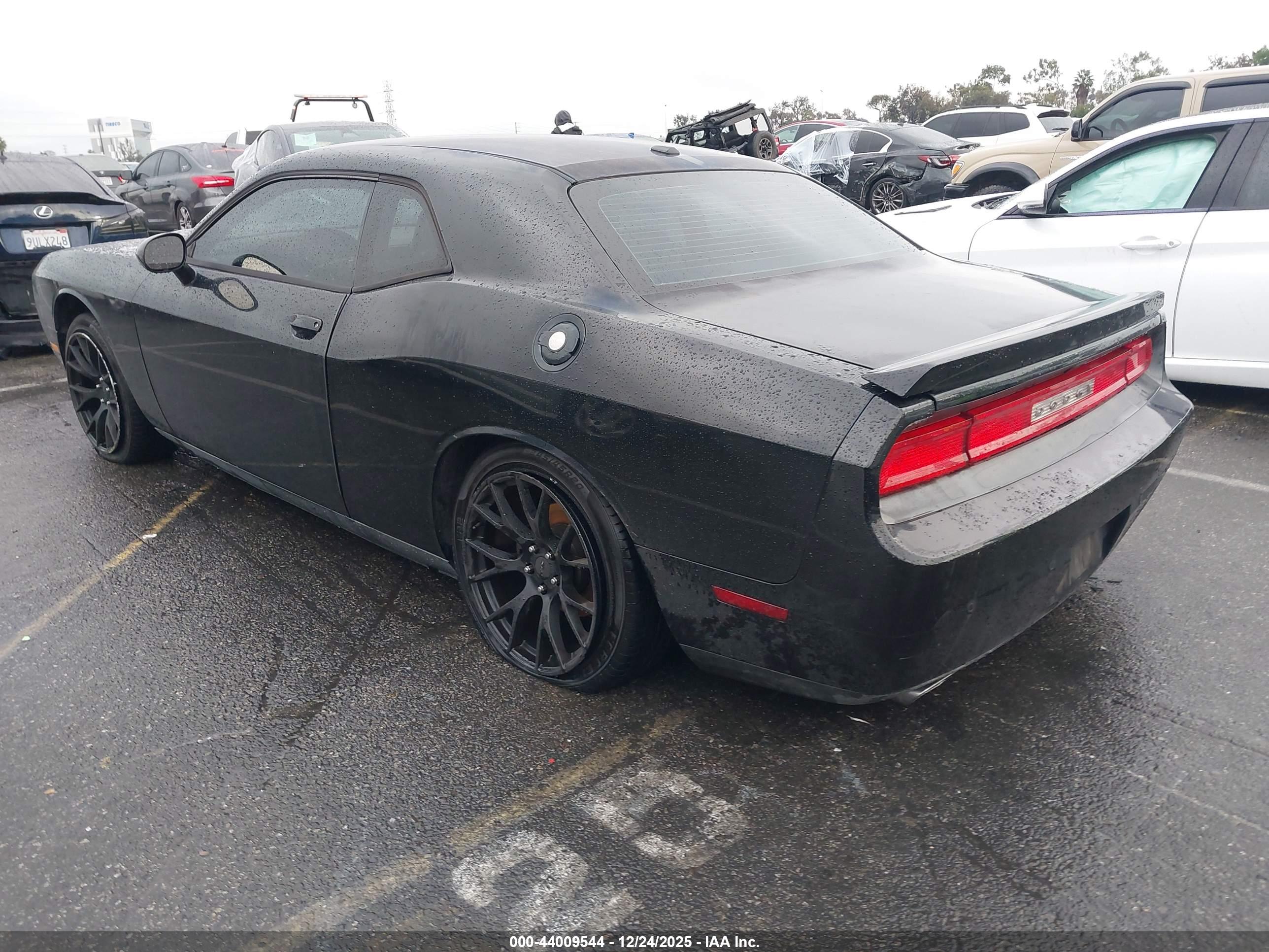 DODGE CHALLENGER image 3