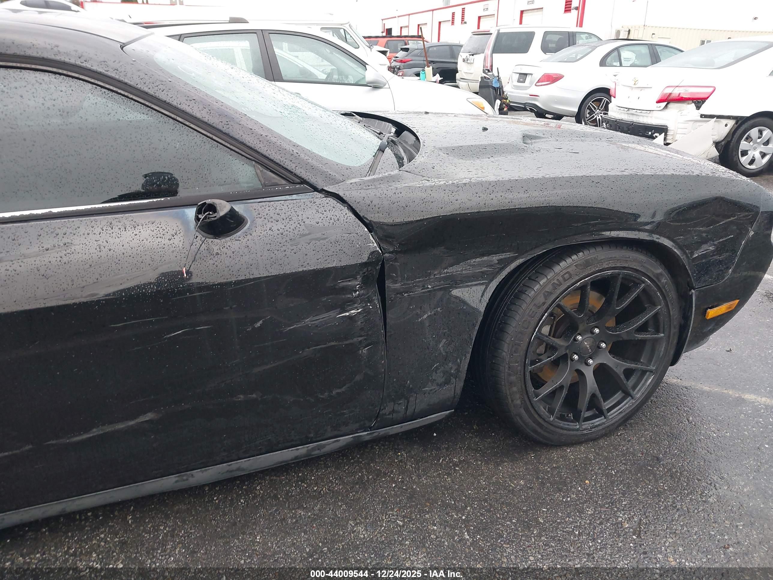 DODGE CHALLENGER image 6