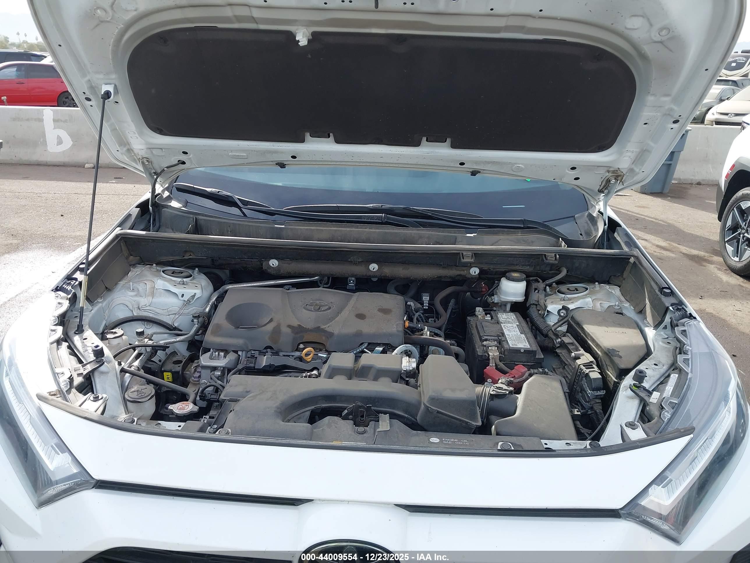 TOYOTA RAV4 image 10