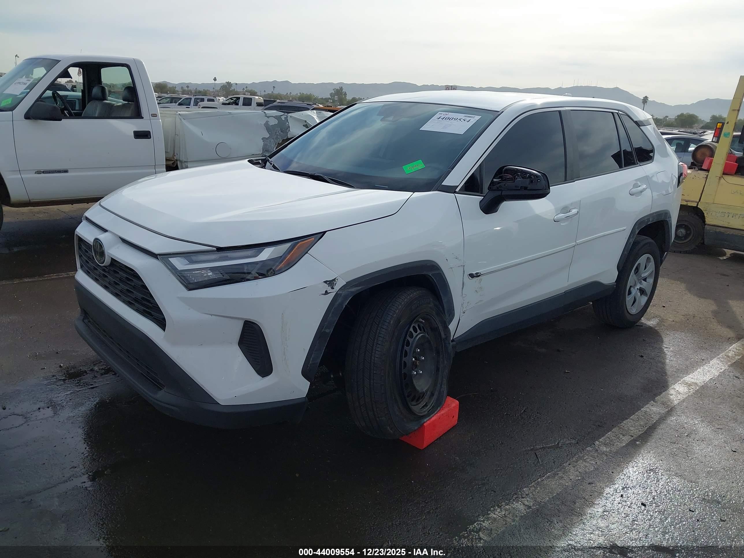 TOYOTA RAV4 image 6