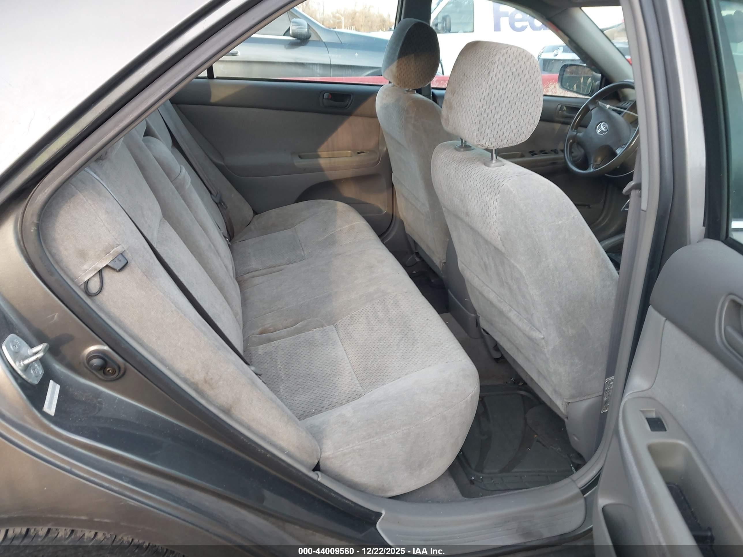 TOYOTA CAMRY image 8