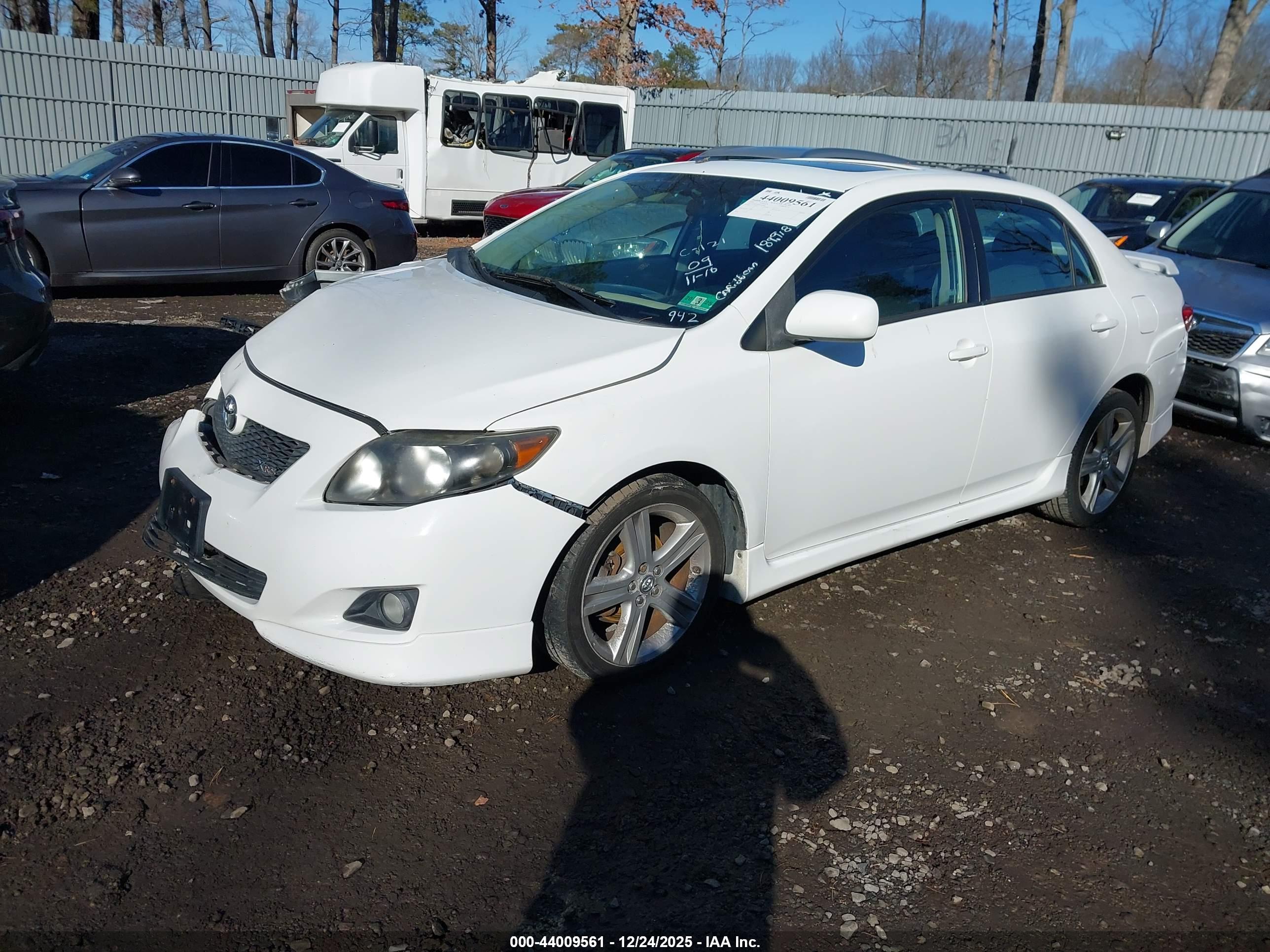 TOYOTA COROLLA image 2