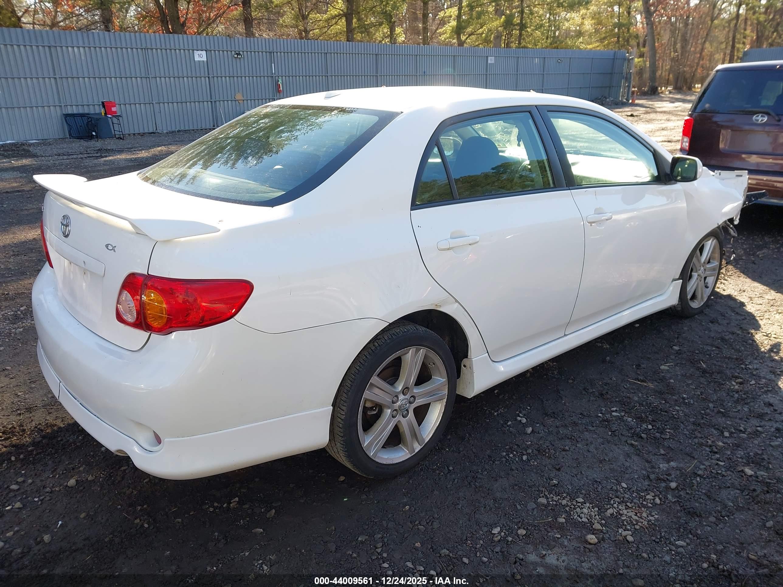 TOYOTA COROLLA image 4