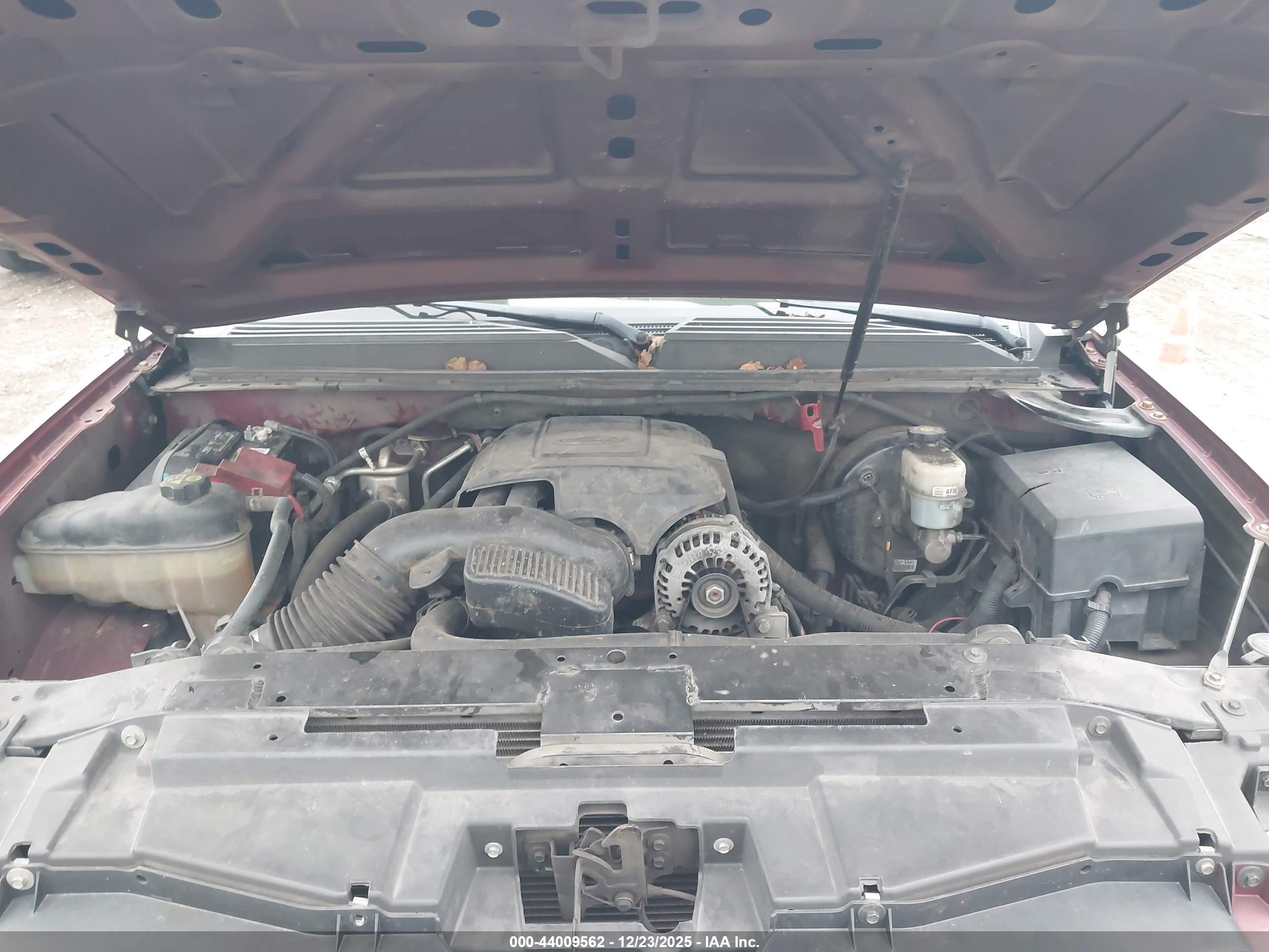 CHEVROLET SUBURBAN image 10